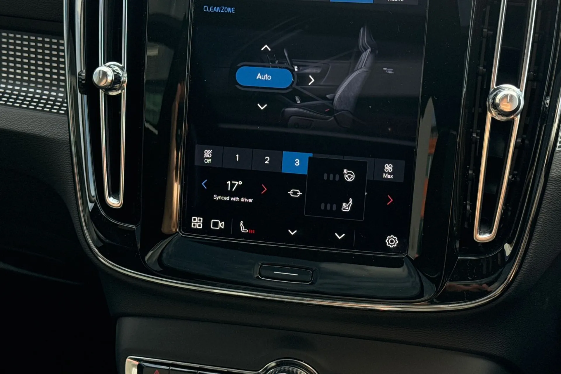 Volvo XC40 thumbnail image number 40