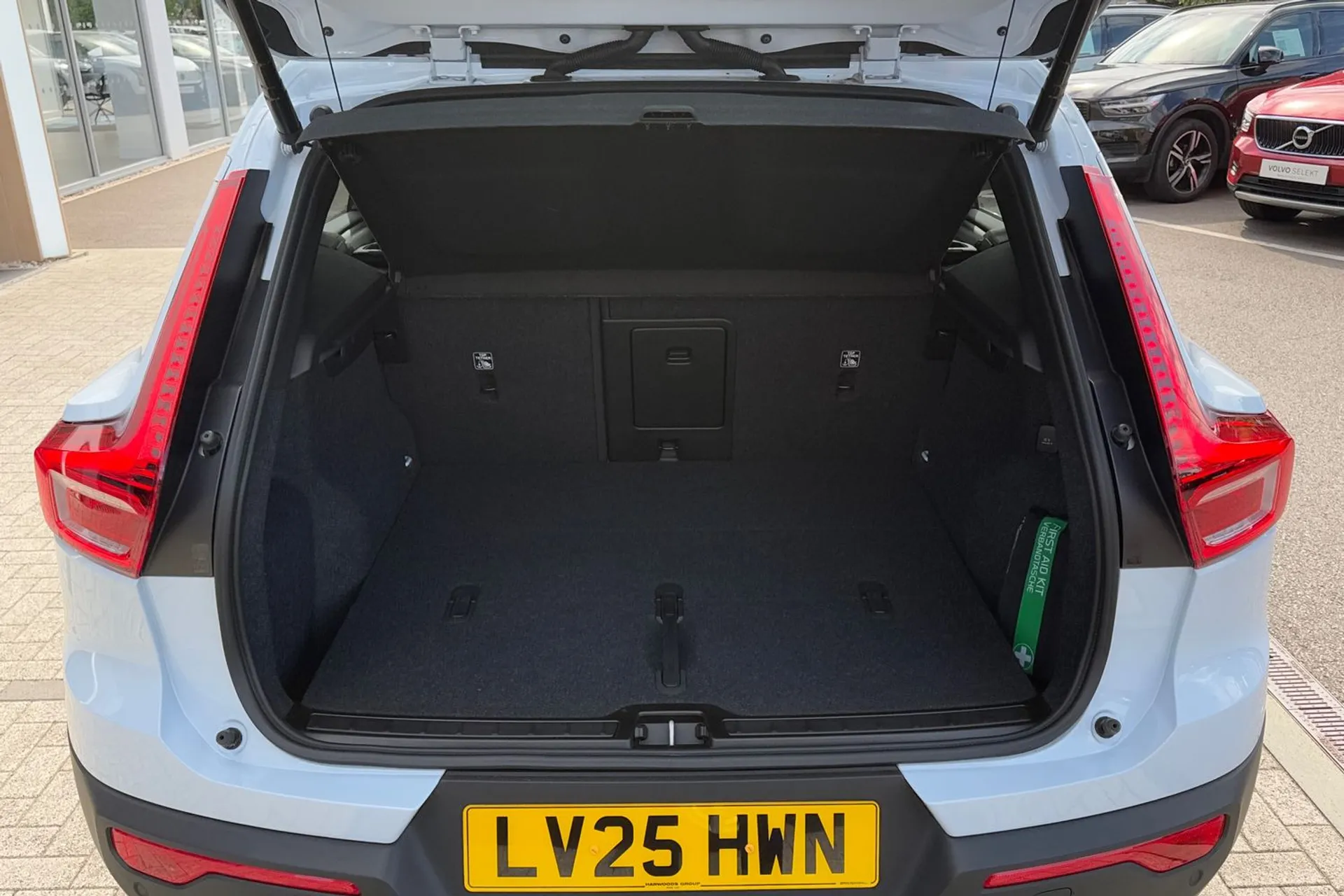 Volvo XC40 thumbnail image number 19