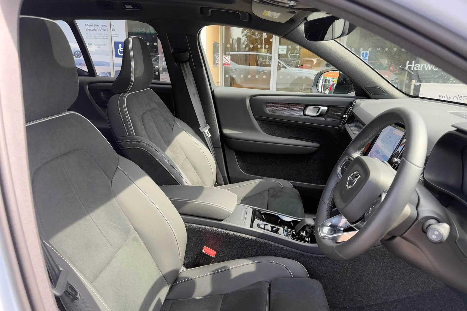 Volvo XC40 thumbnail image number 25