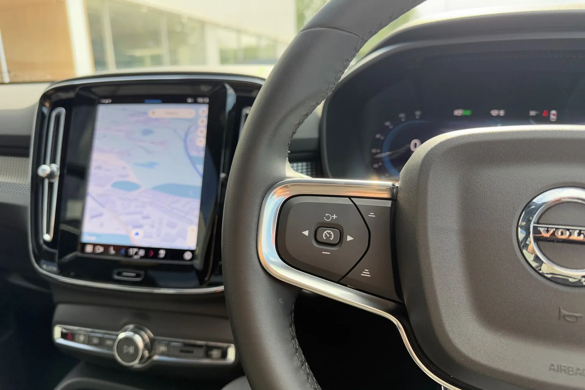 Volvo XC40 thumbnail image number 35