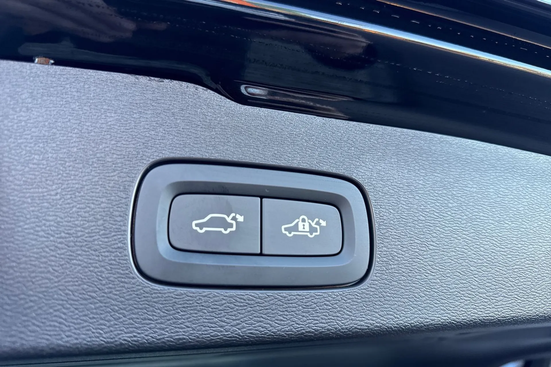 Volvo V60 thumbnail image number 21