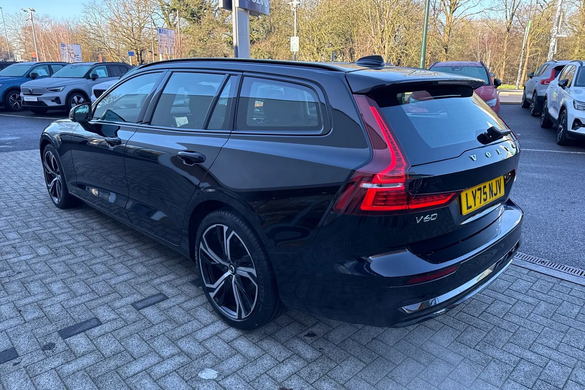 Volvo V60 thumbnail image number 10