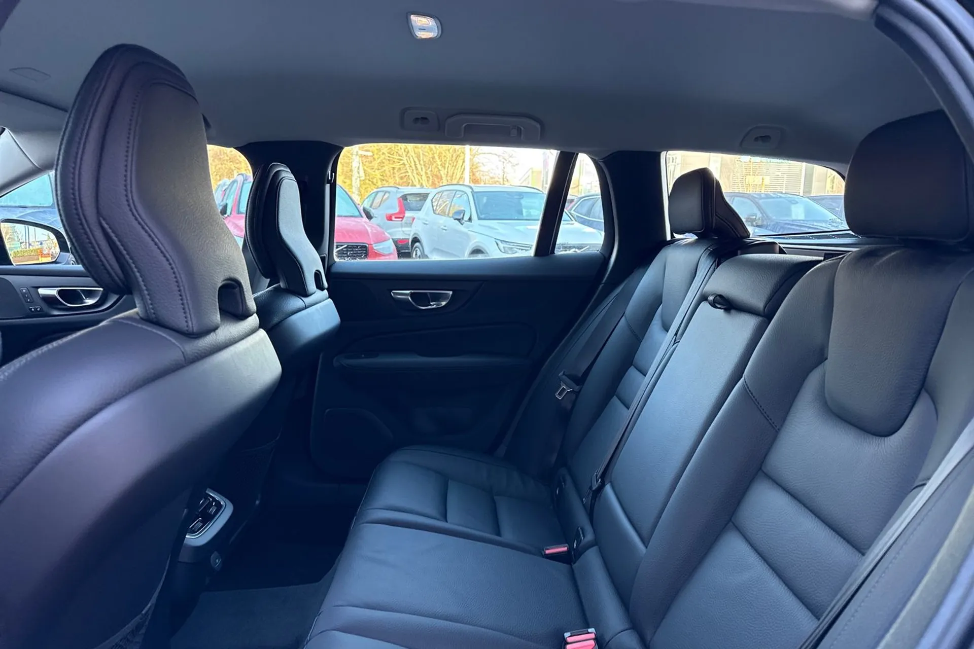 Volvo V60 thumbnail image number 30