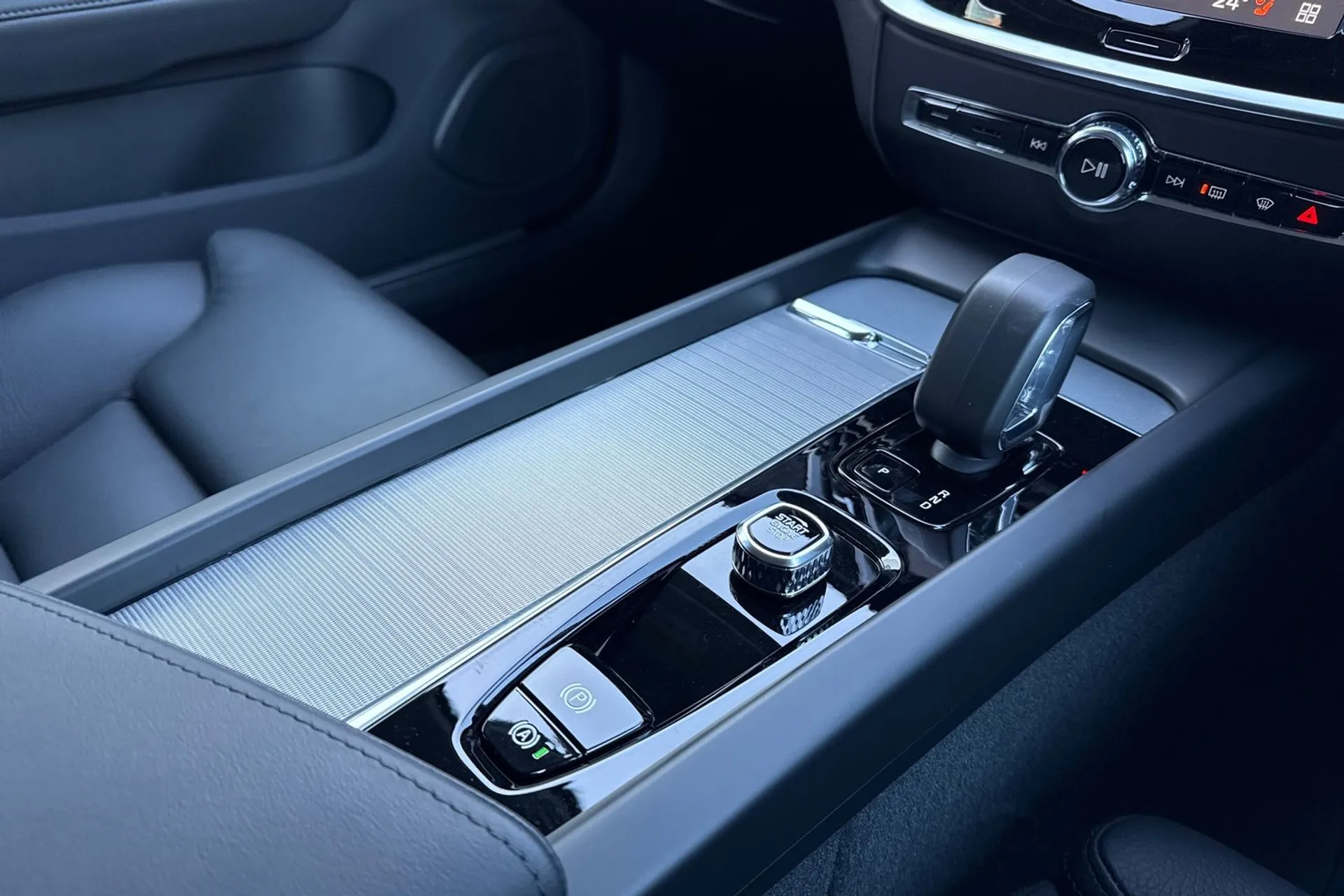 Volvo V60 thumbnail image number 44