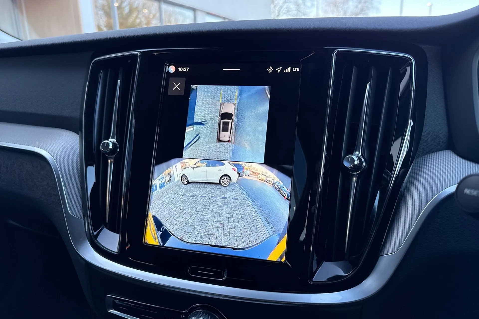 Volvo V60 thumbnail image number 39