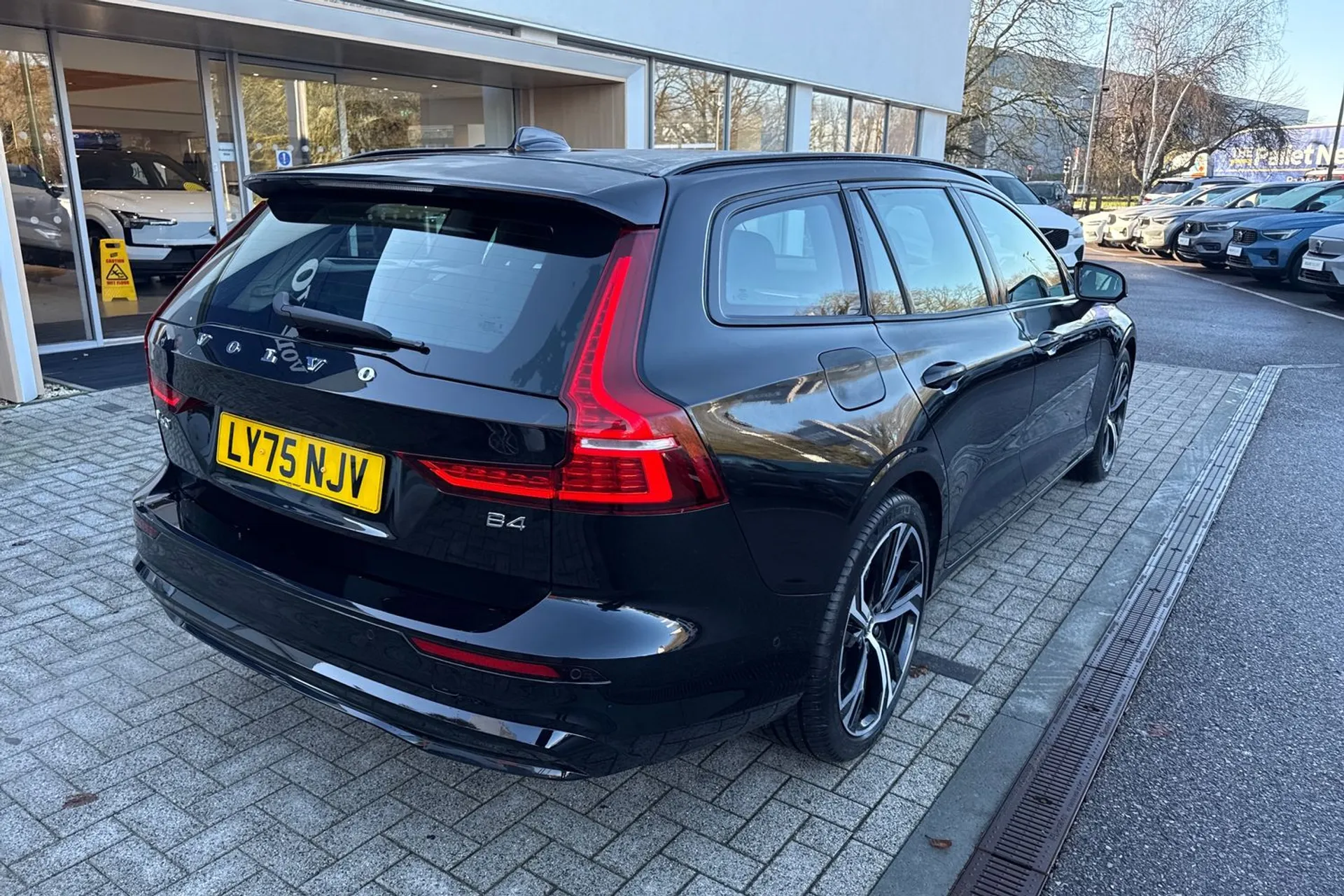Volvo V60 thumbnail image number 8