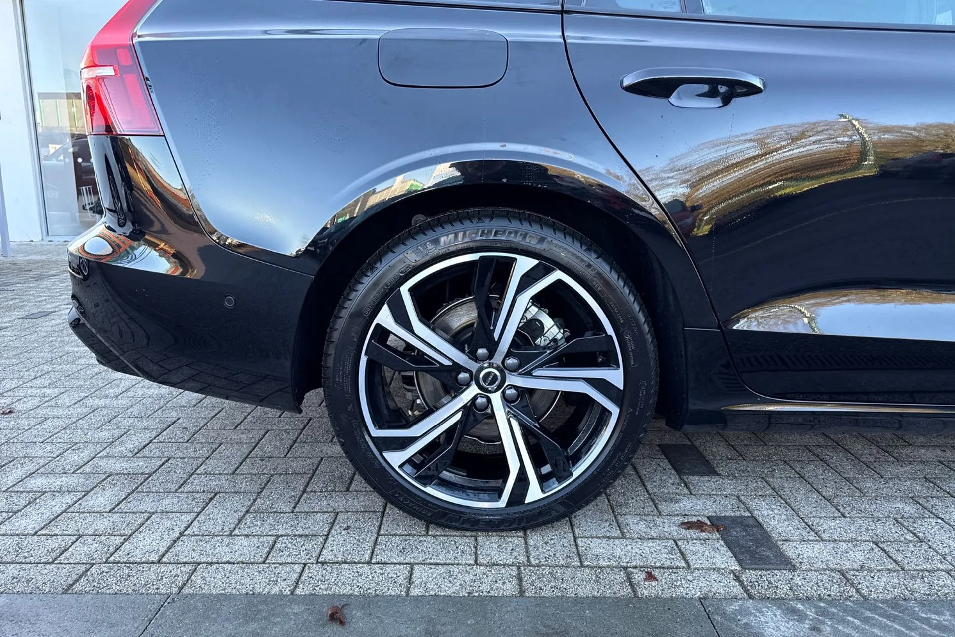 Volvo V60 thumbnail image number 14