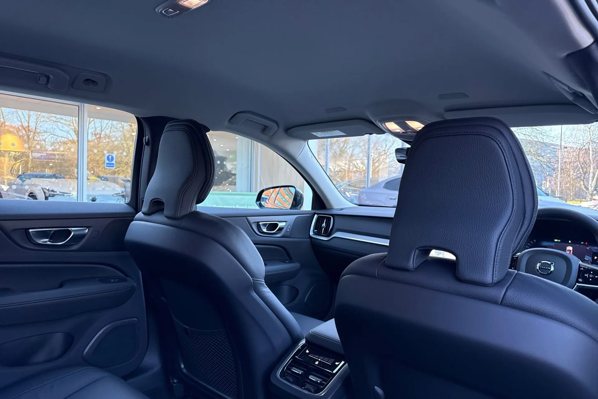 Volvo V60 thumbnail image number 24