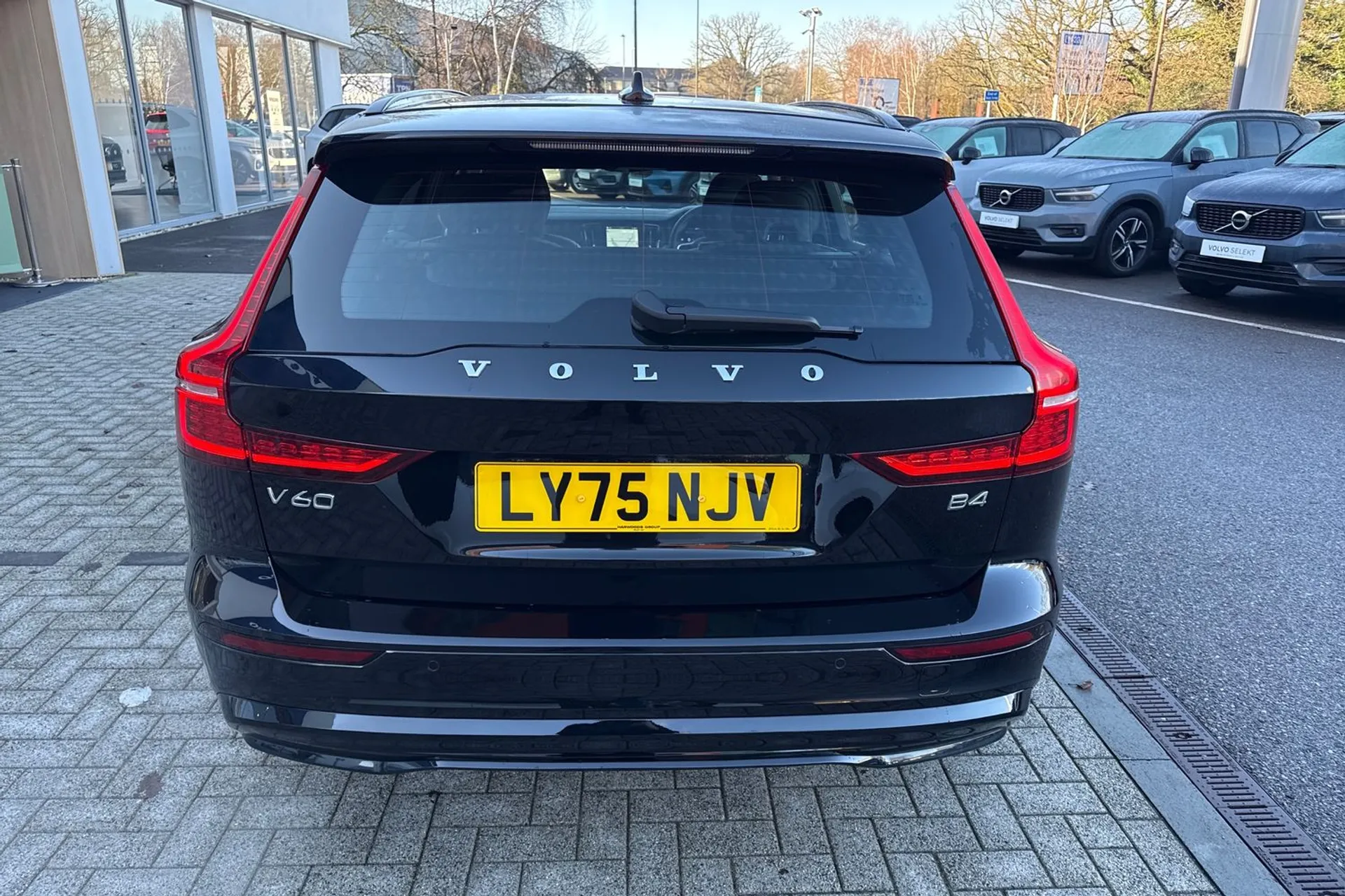 Volvo V60 thumbnail image number 9