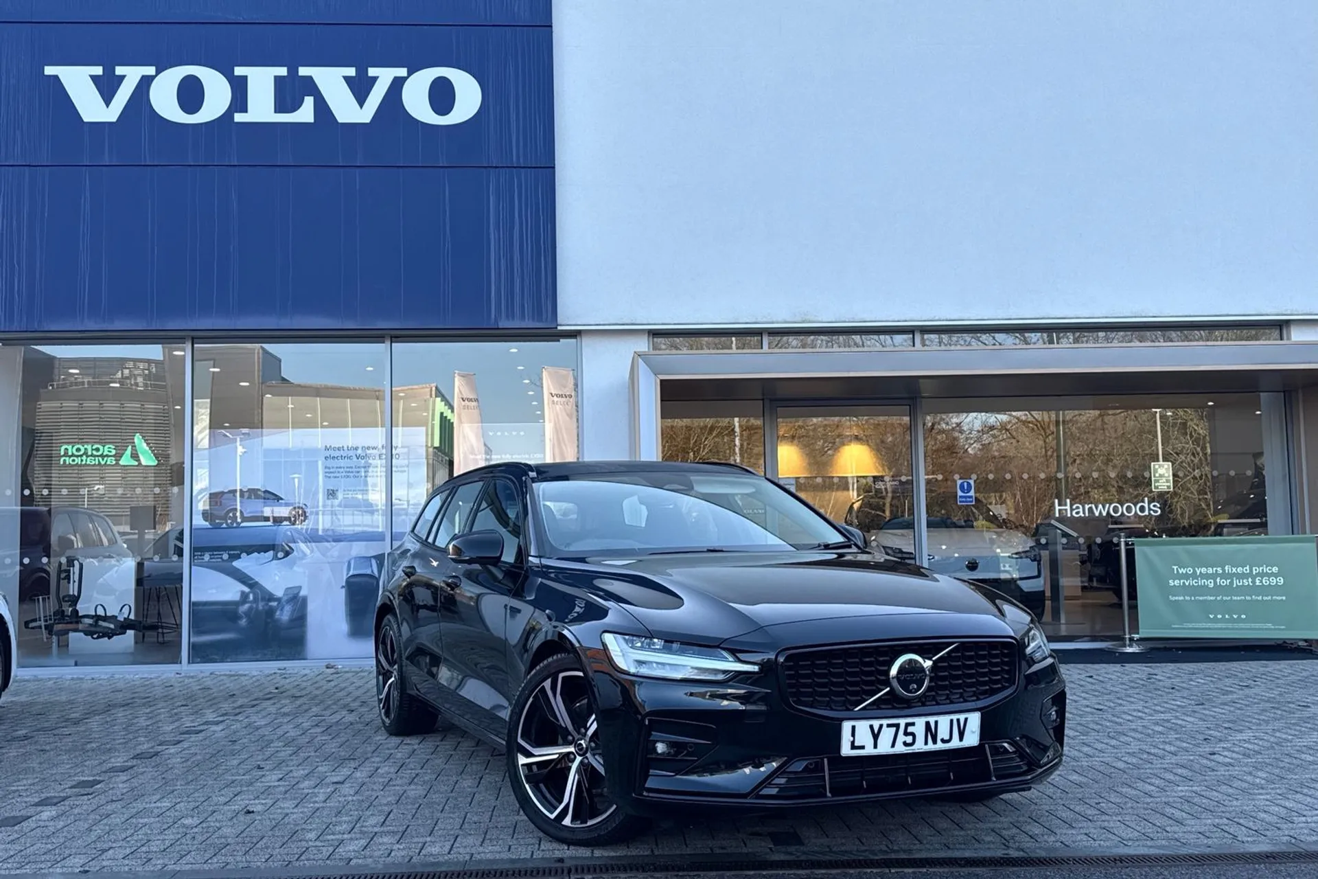 Volvo V60 focused image