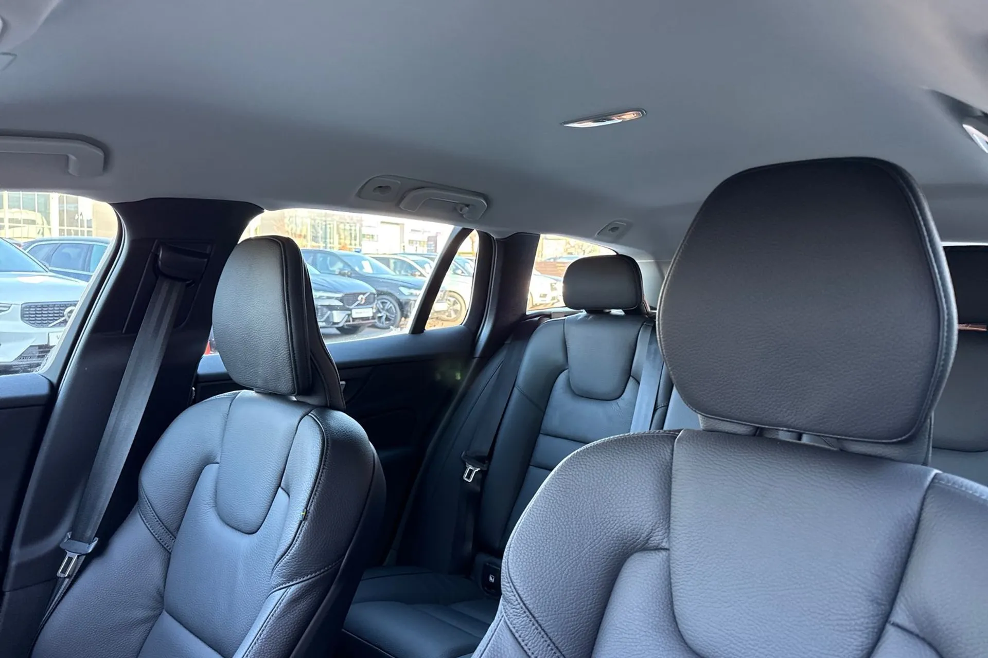 Volvo V60 thumbnail image number 29