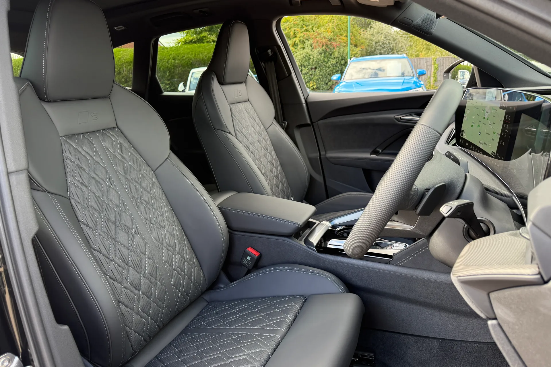 Audi Q5 thumbnail image number 28