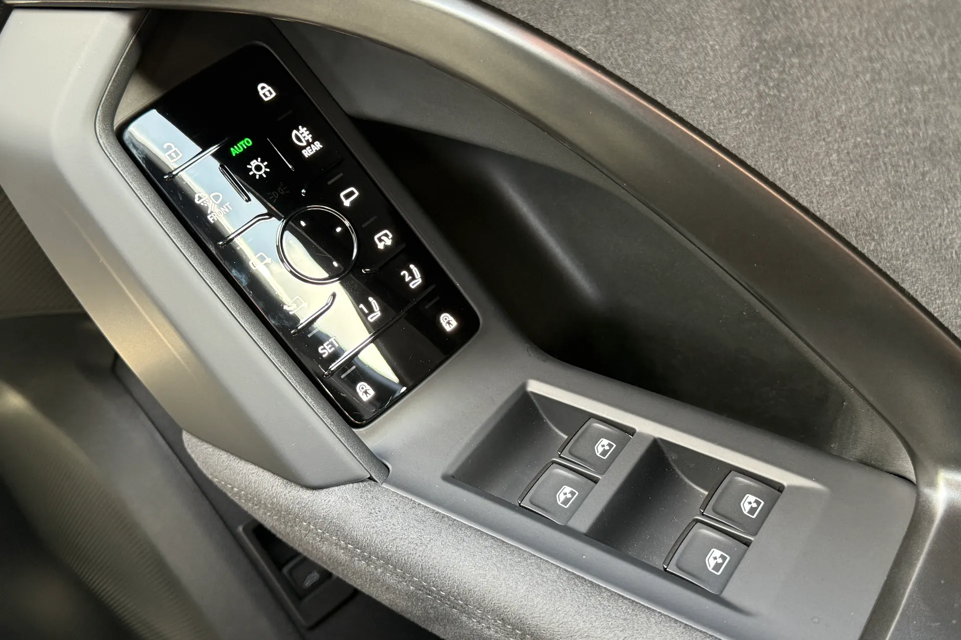 Audi Q5 thumbnail image number 24