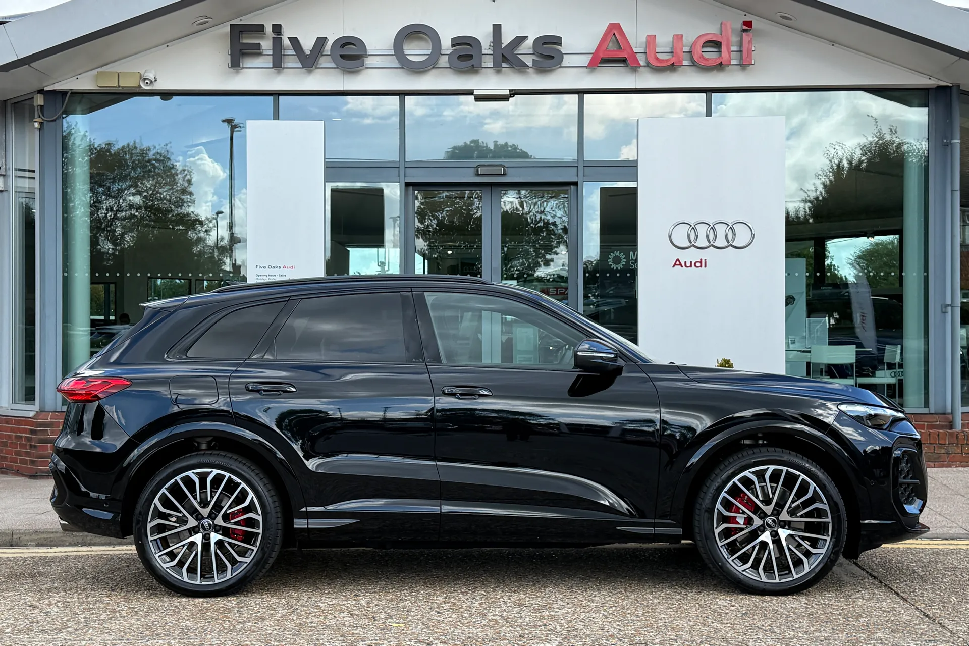 Audi Q5 thumbnail image number 2