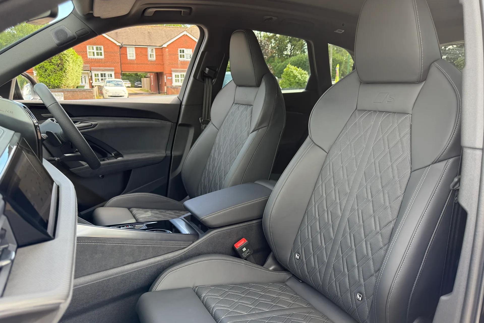 Audi Q5 thumbnail image number 31