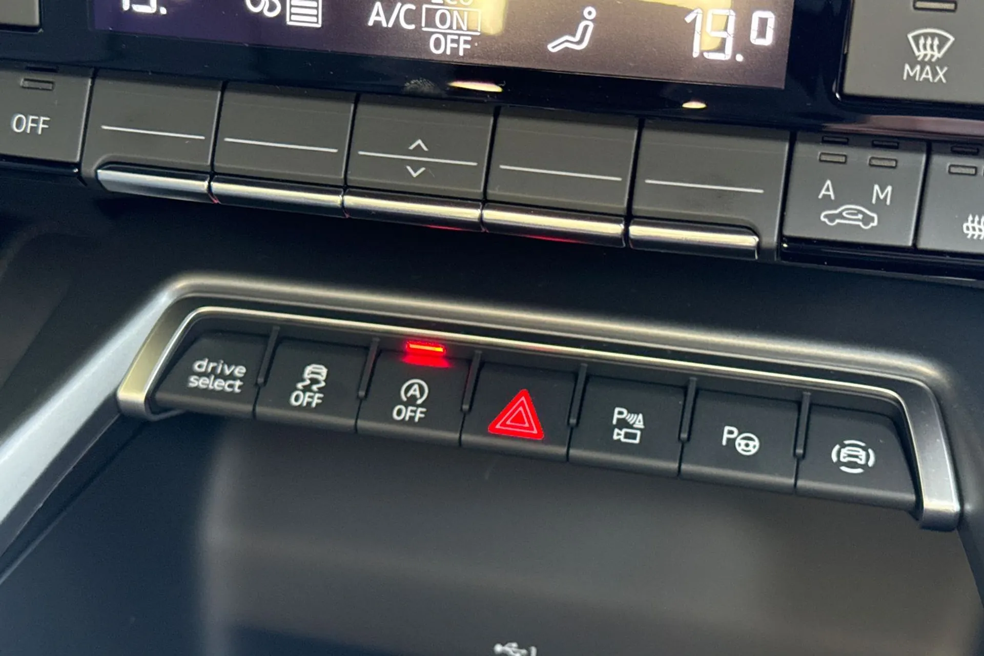 Audi A3 thumbnail image number 31