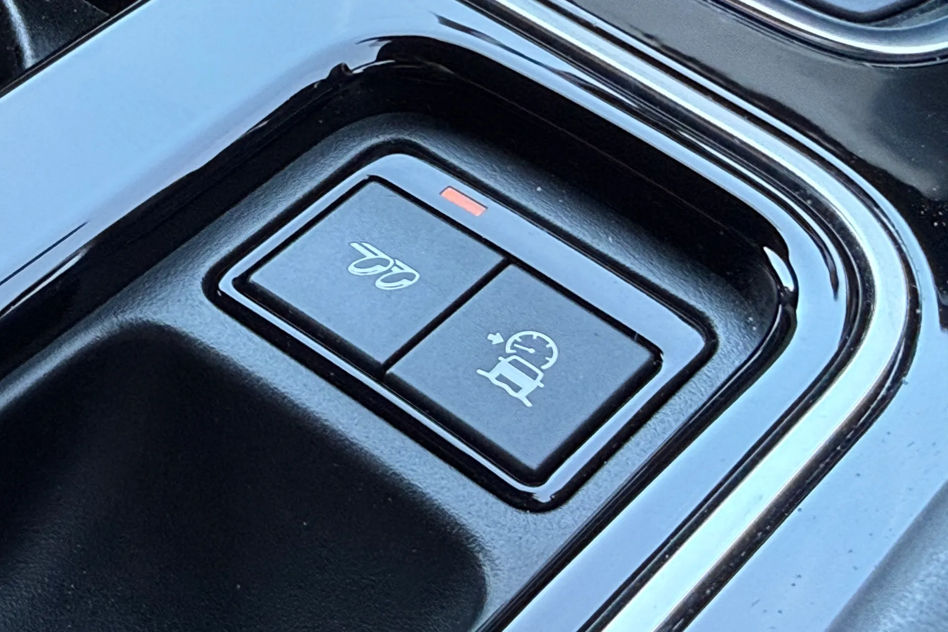 Jaguar F-PACE thumbnail image number 22