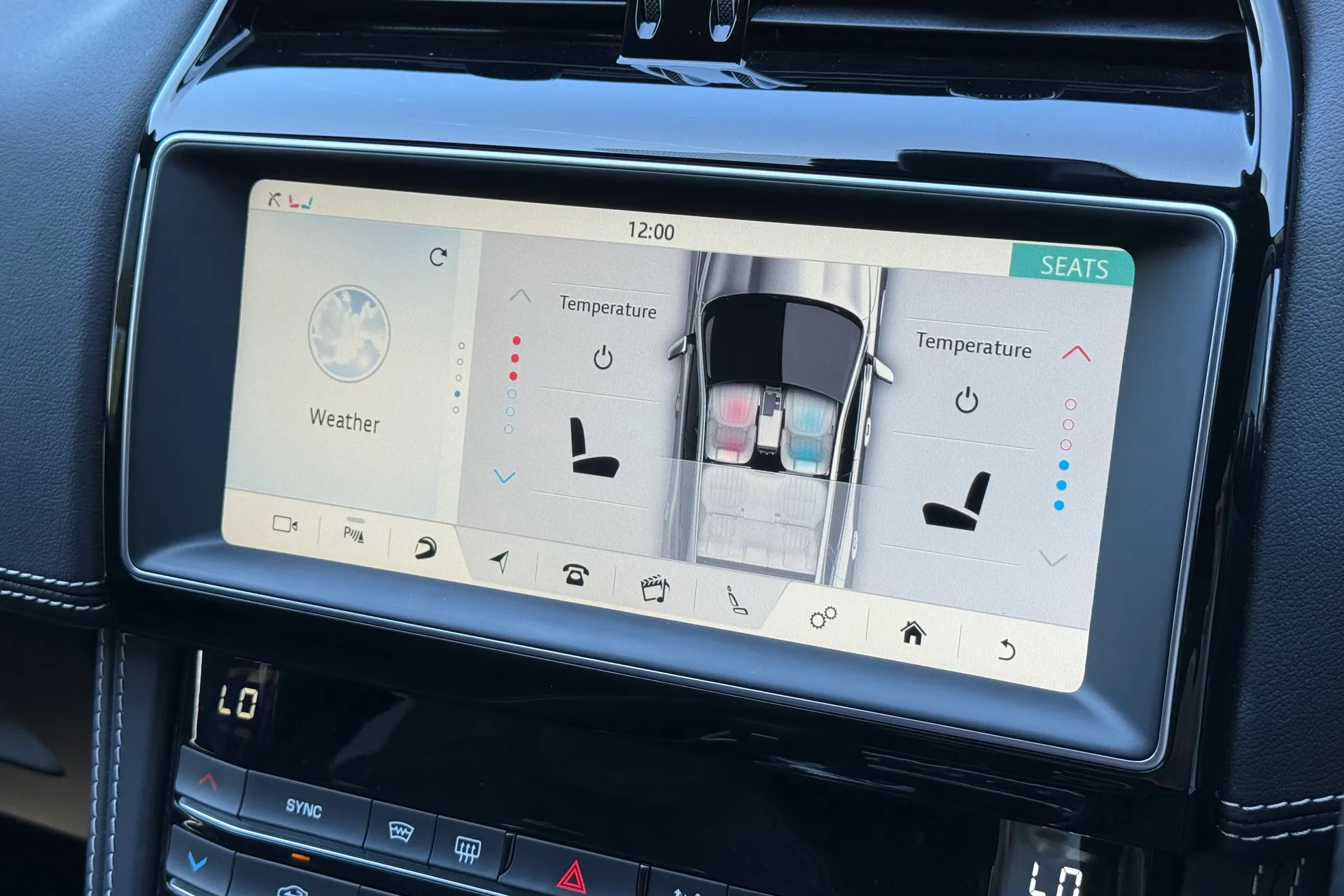Jaguar F-PACE thumbnail image number 18