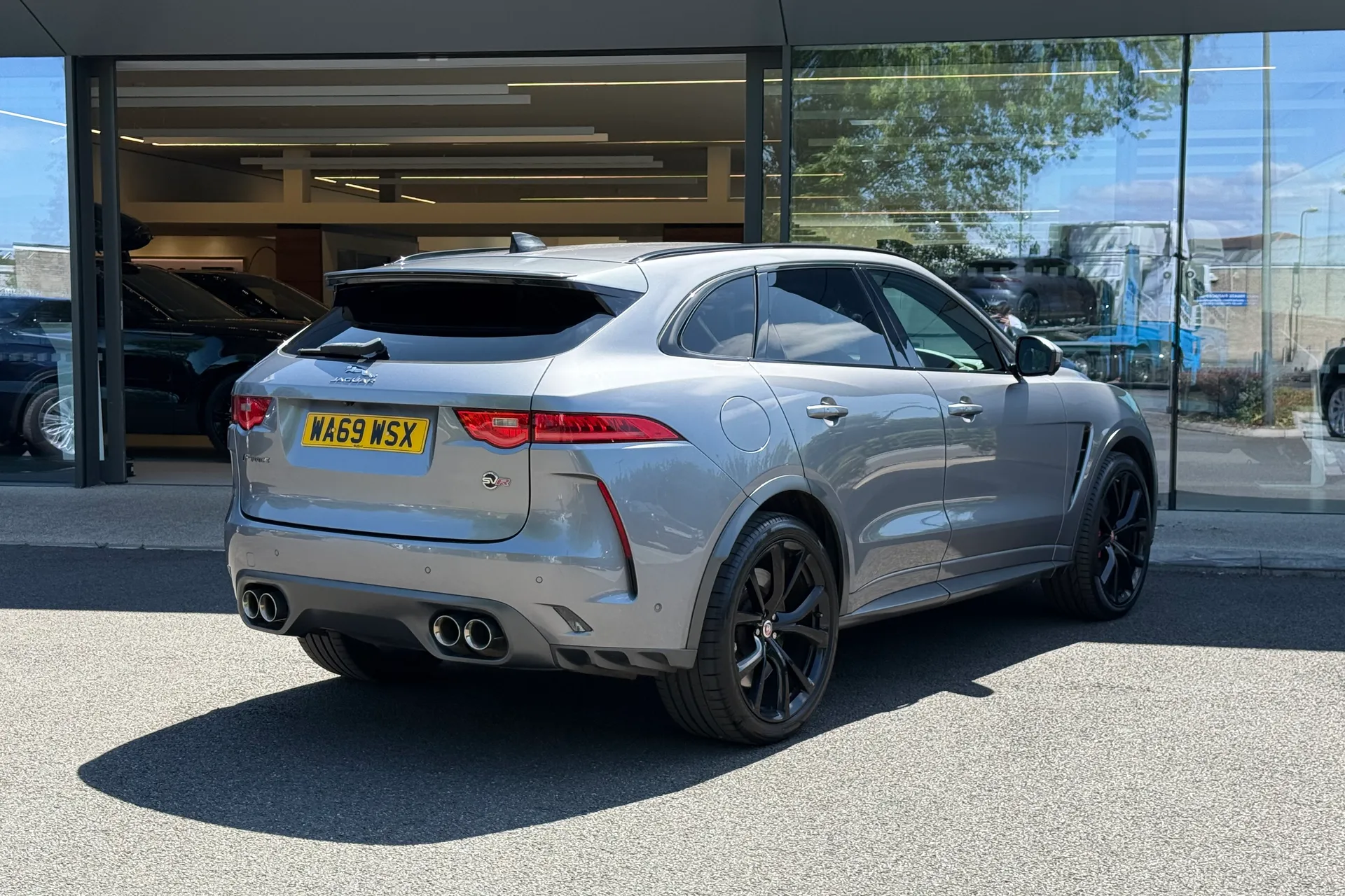 Jaguar F-PACE thumbnail image number 7