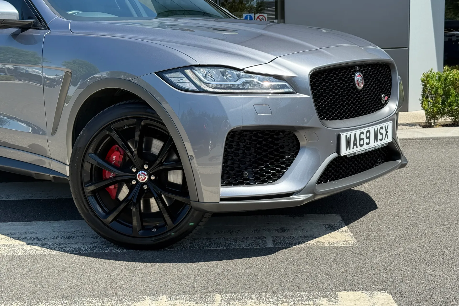 Jaguar F-PACE thumbnail image number 29