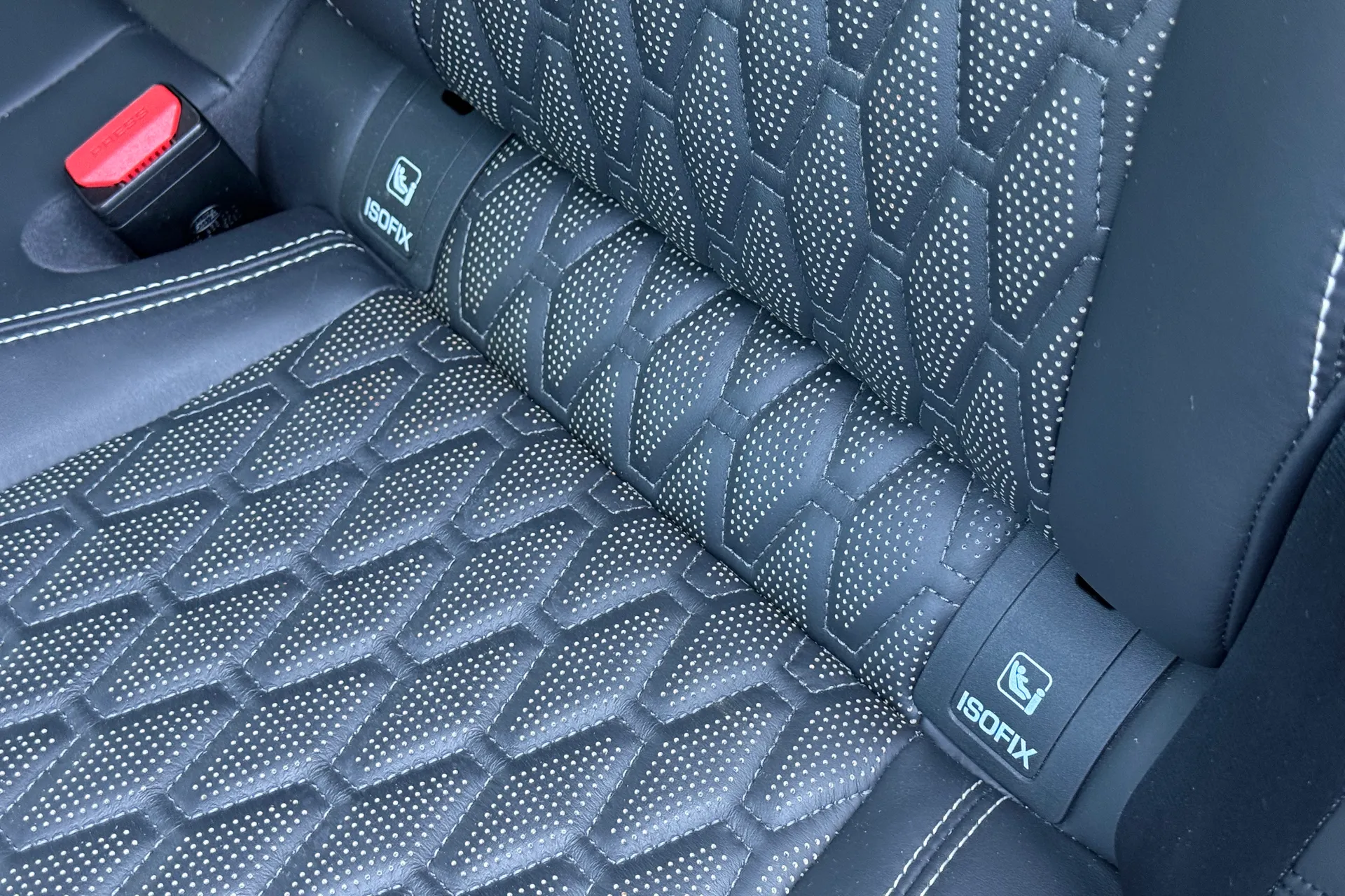 Jaguar F-PACE thumbnail image number 43
