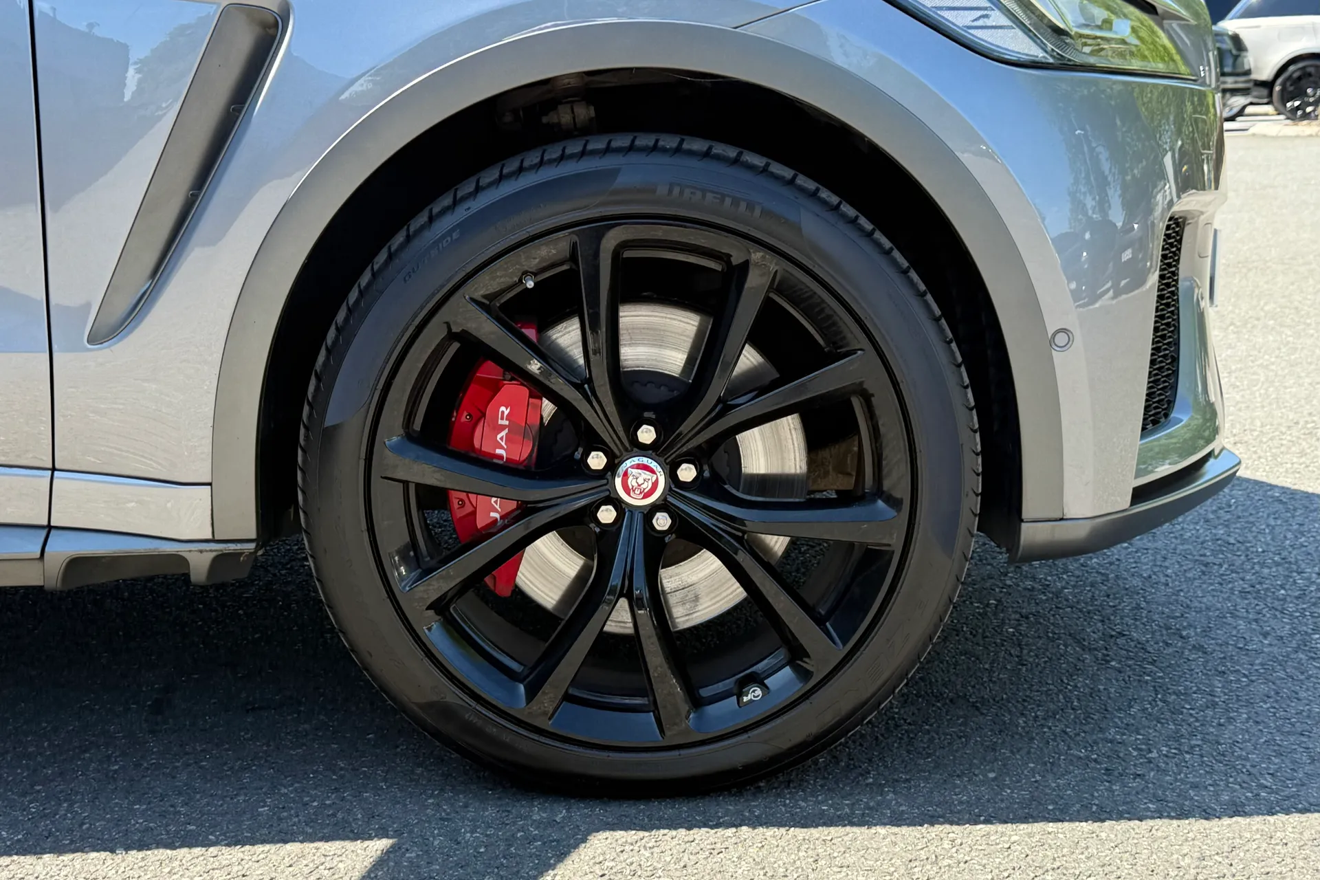 Jaguar F-PACE thumbnail image number 5