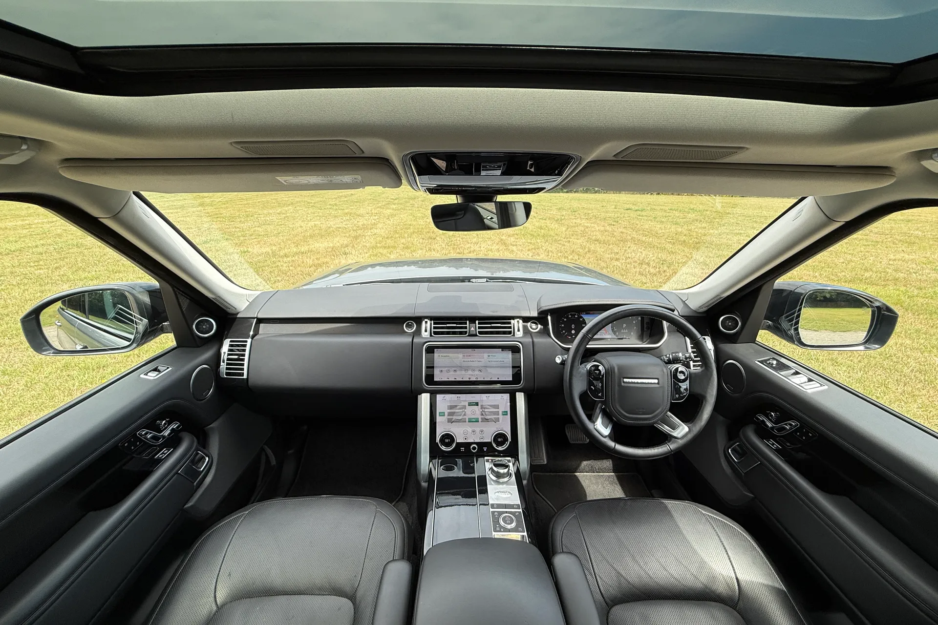 LAND ROVER RANGE ROVER thumbnail image number 3