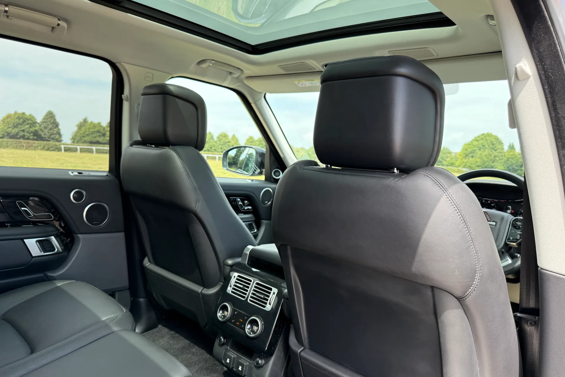 LAND ROVER RANGE ROVER thumbnail image number 28