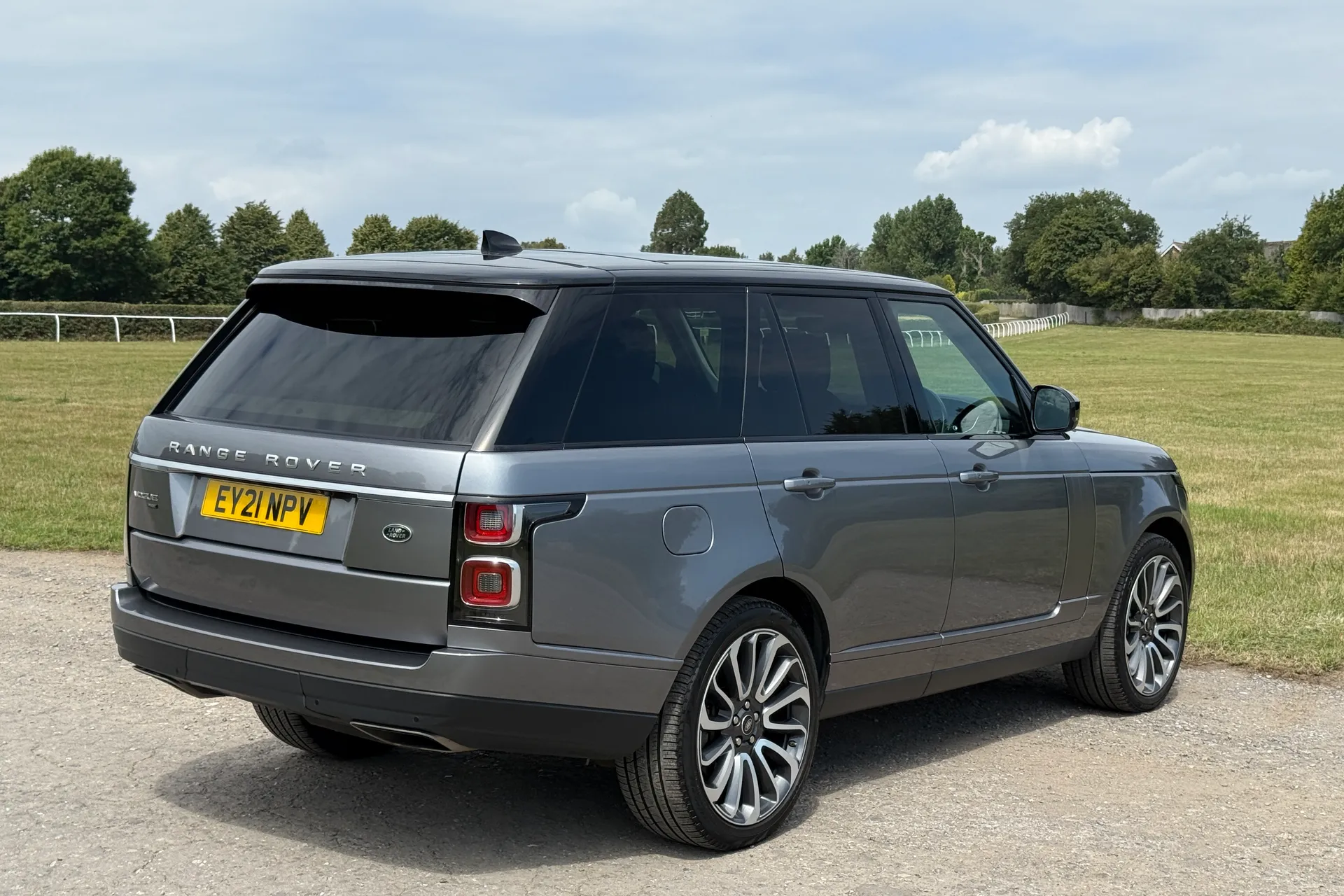 LAND ROVER RANGE ROVER thumbnail image number 22