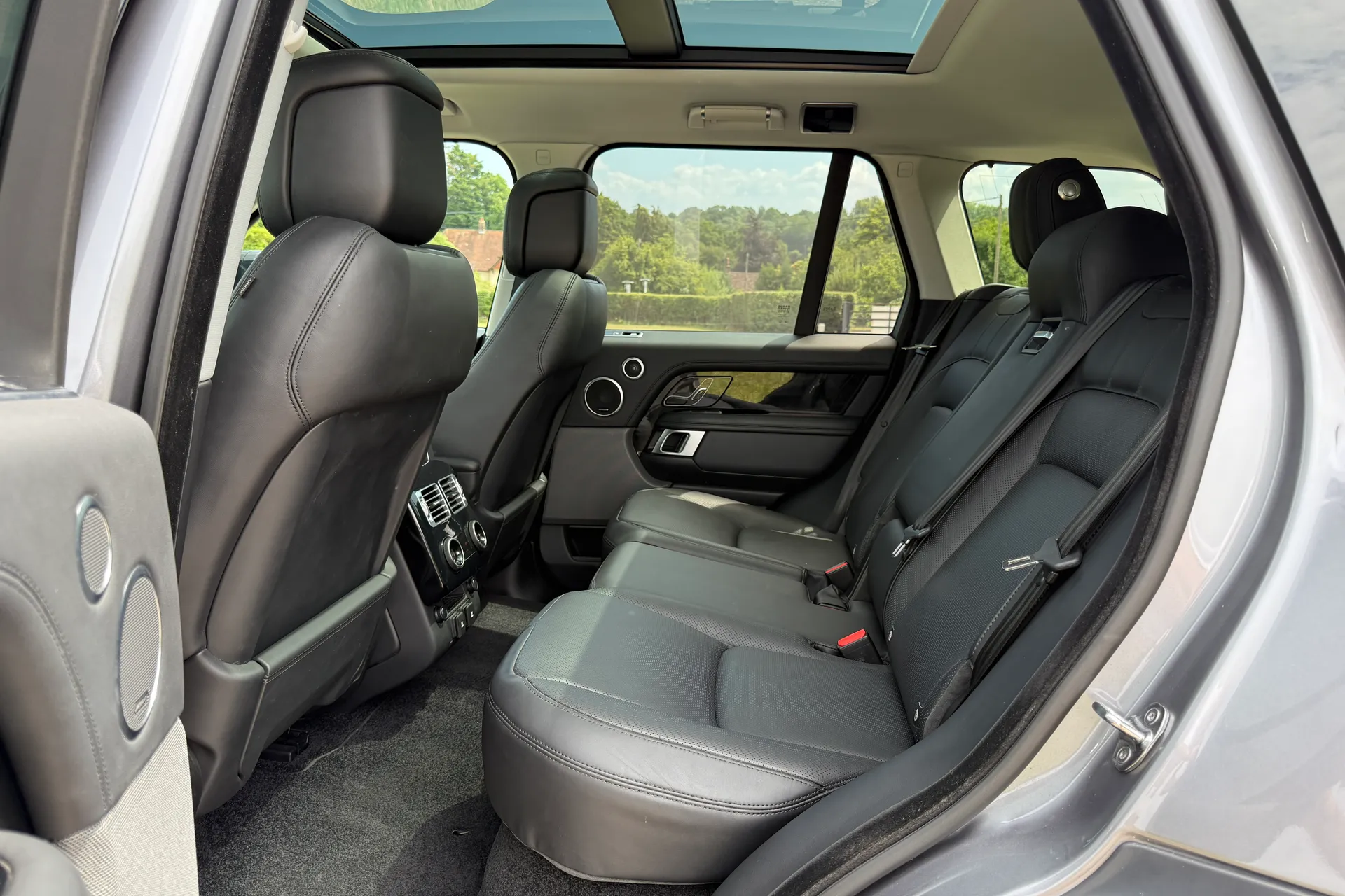 LAND ROVER RANGE ROVER thumbnail image number 35