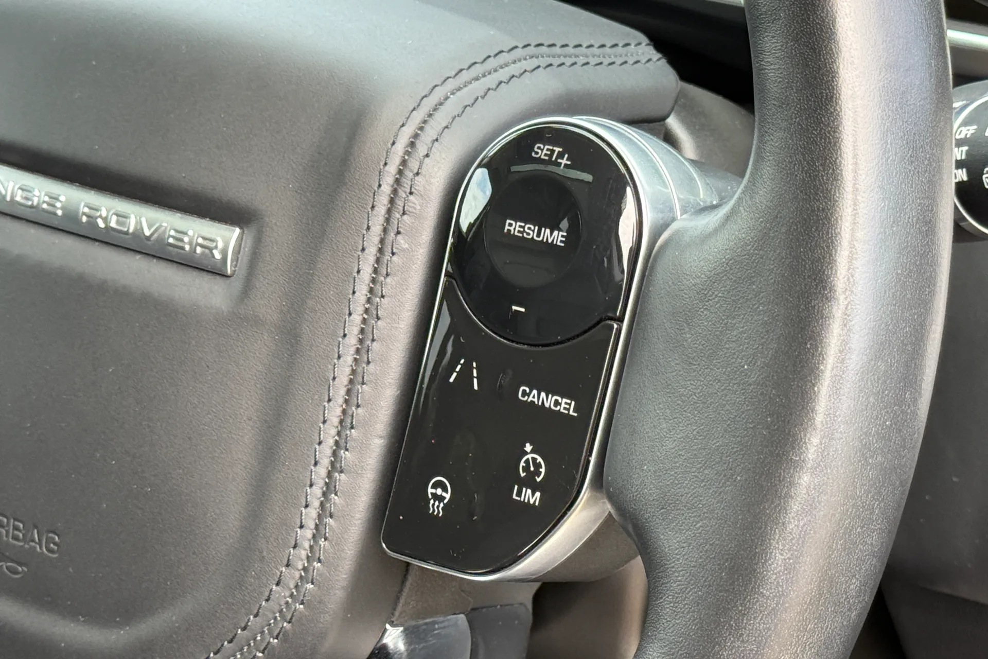 LAND ROVER RANGE ROVER thumbnail image number 54