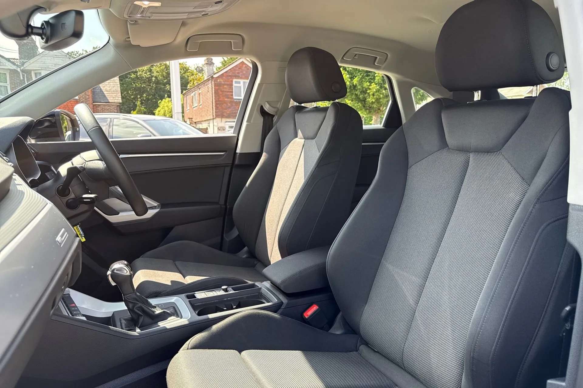 Audi Q3 thumbnail image number 28