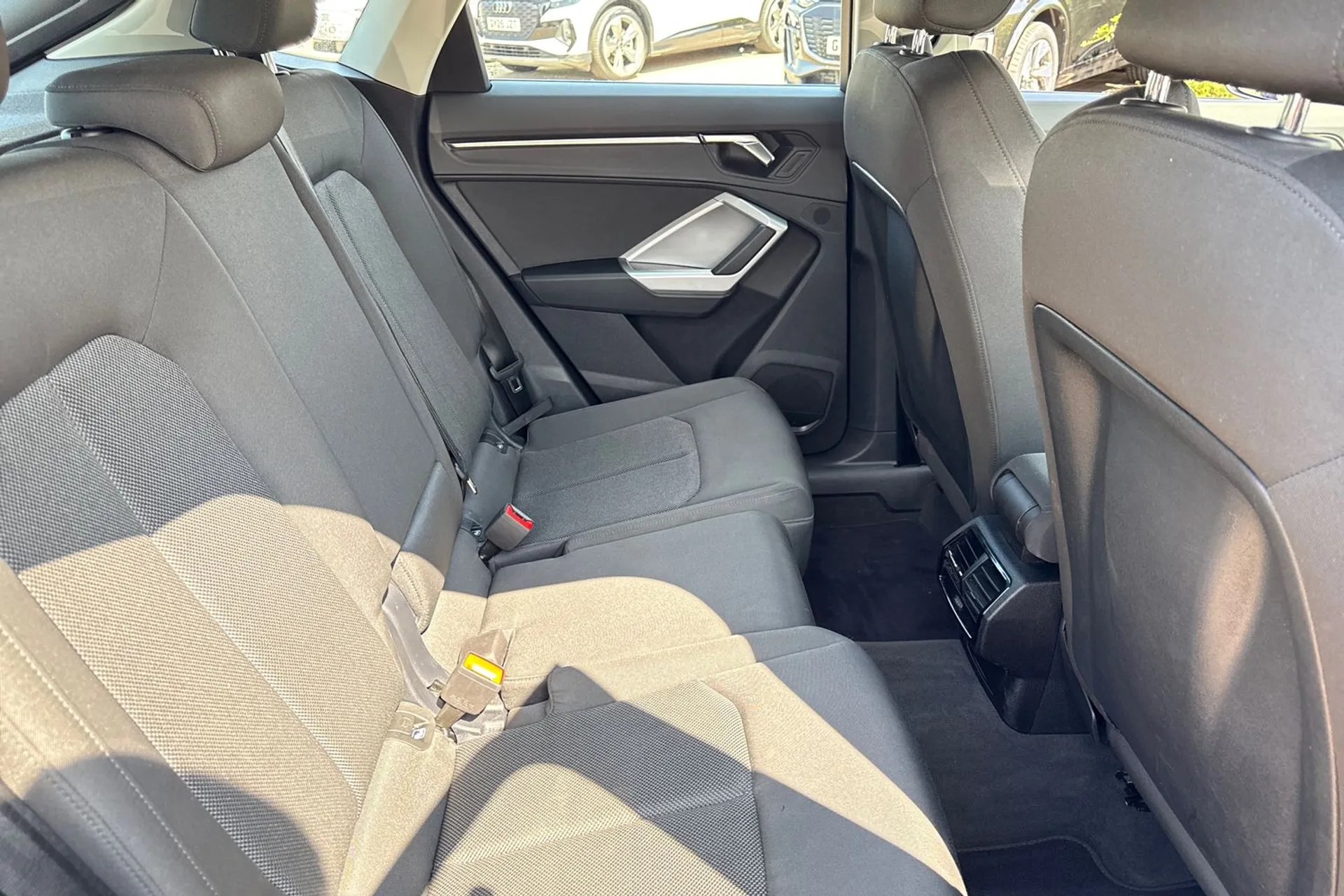 Audi Q3 thumbnail image number 39