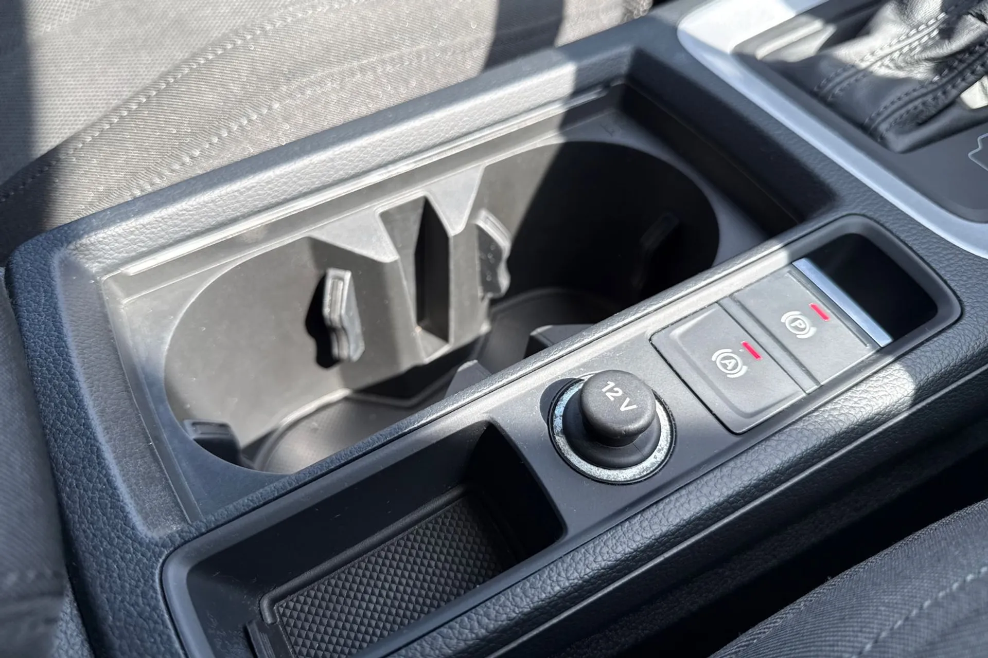 Audi Q3 thumbnail image number 34