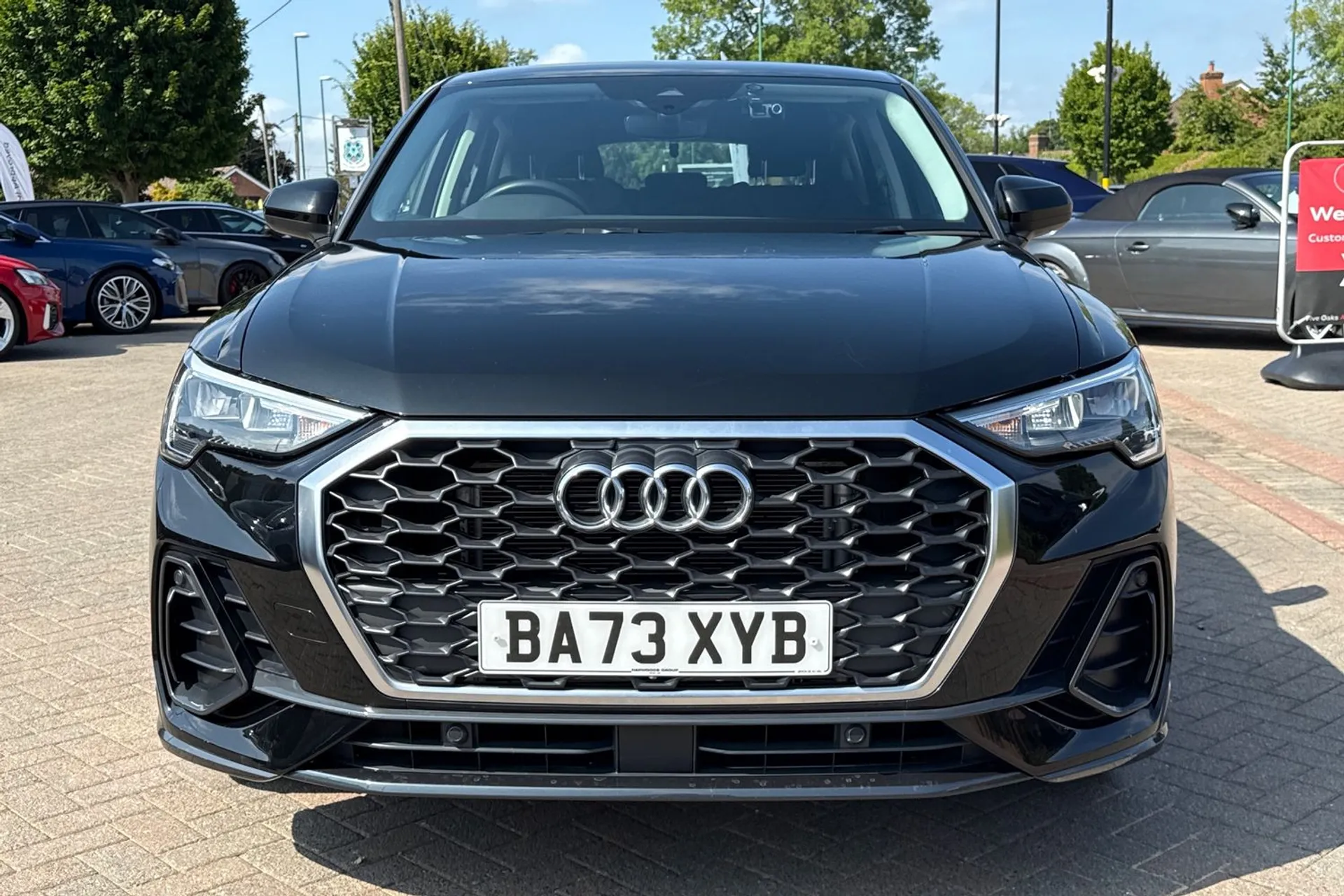 Audi Q3 thumbnail image number 23