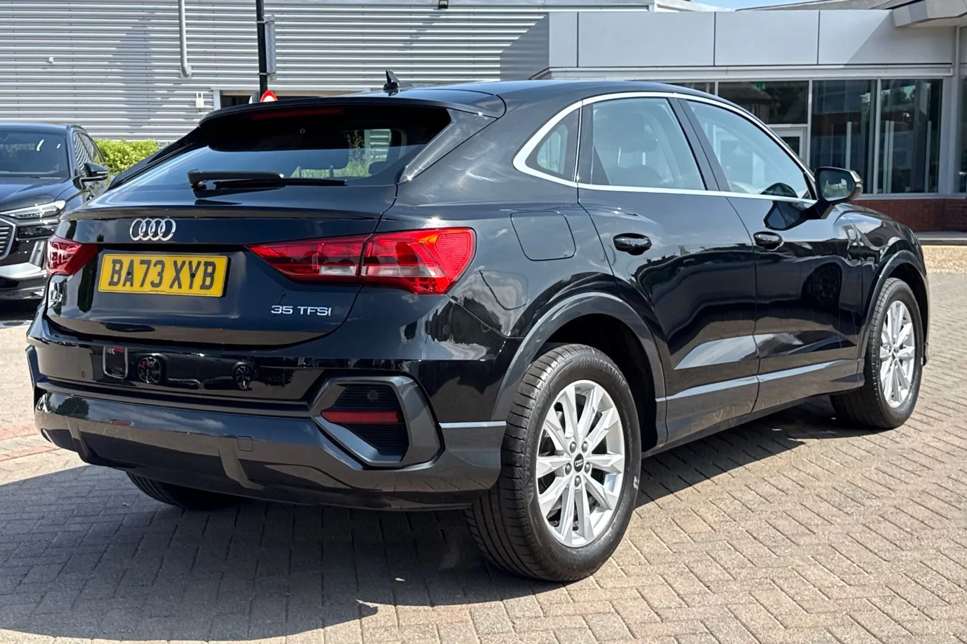 Audi Q3 thumbnail image number 4