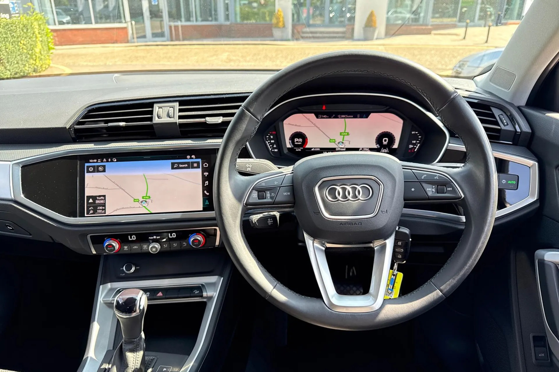 Audi Q3 thumbnail image number 35
