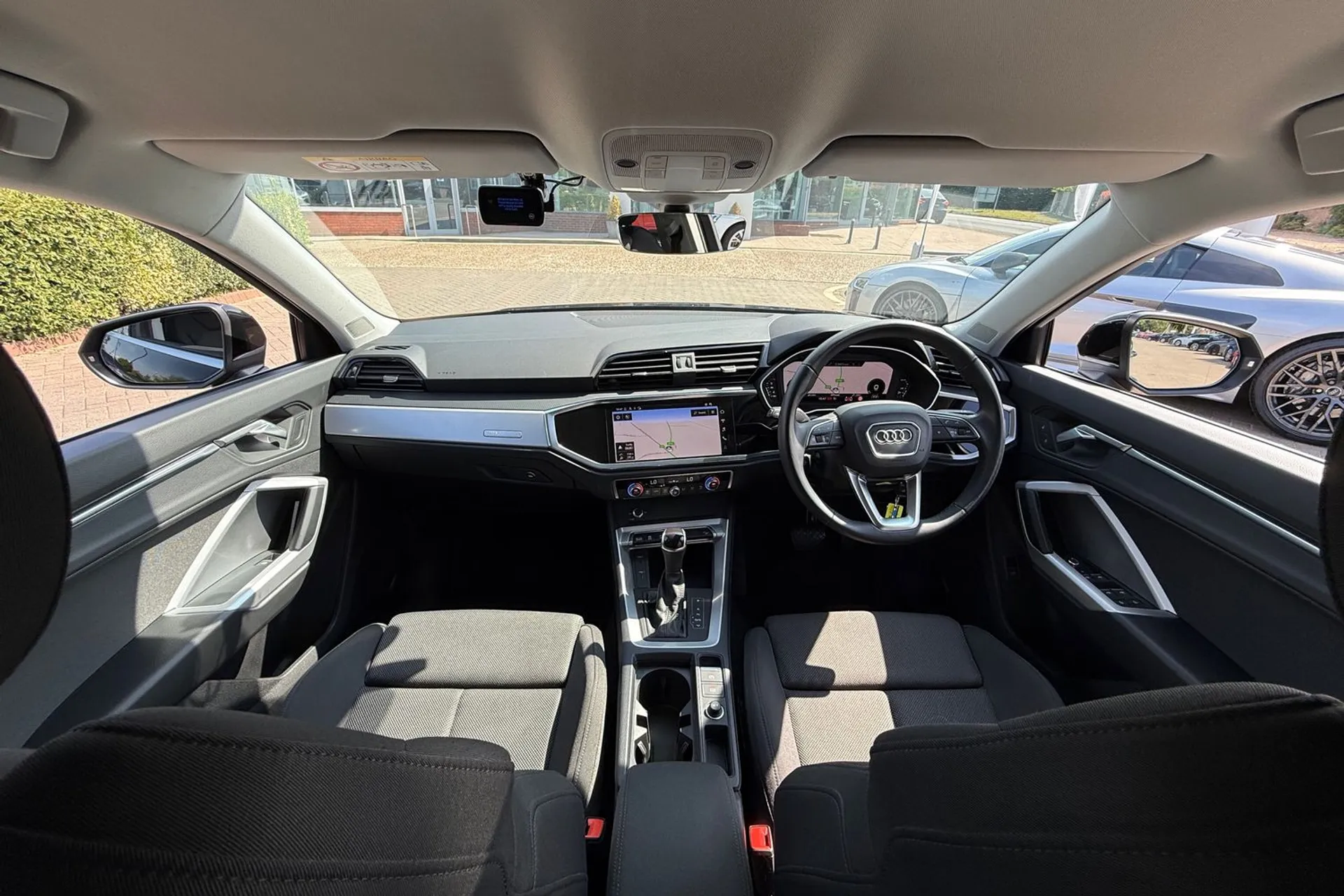 Audi Q3 thumbnail image number 3