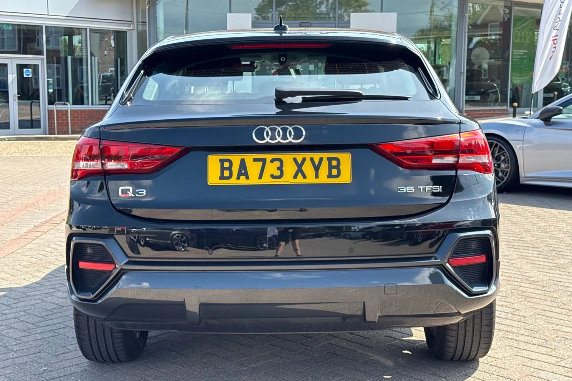 Audi Q3 thumbnail image number 5