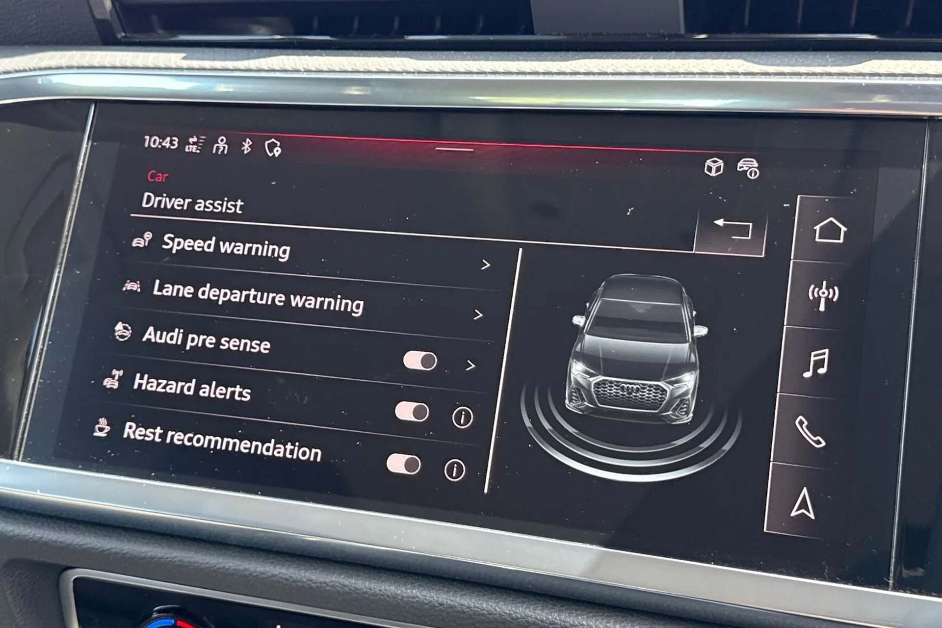 Audi Q3 thumbnail image number 11