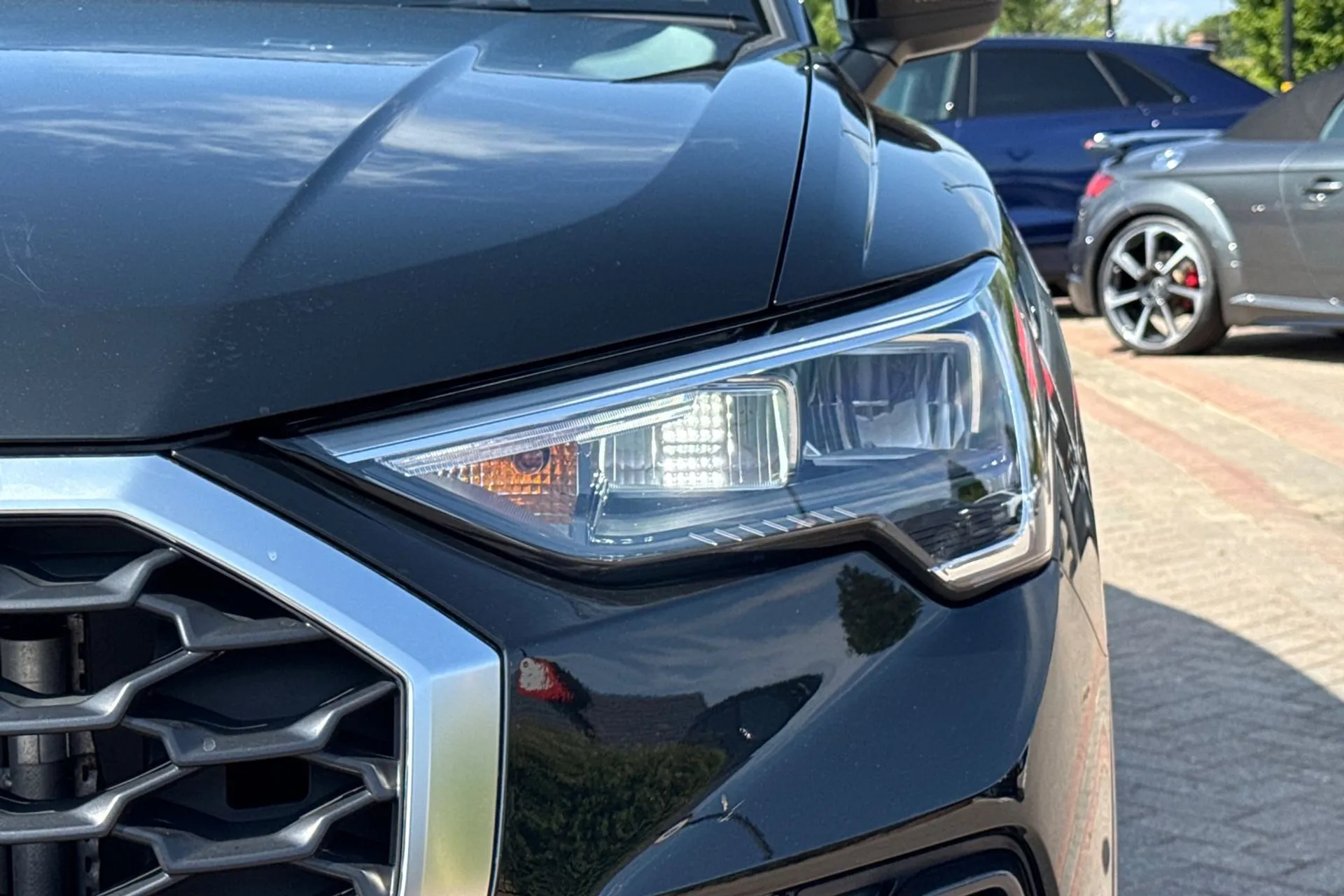 Audi Q3 thumbnail image number 45