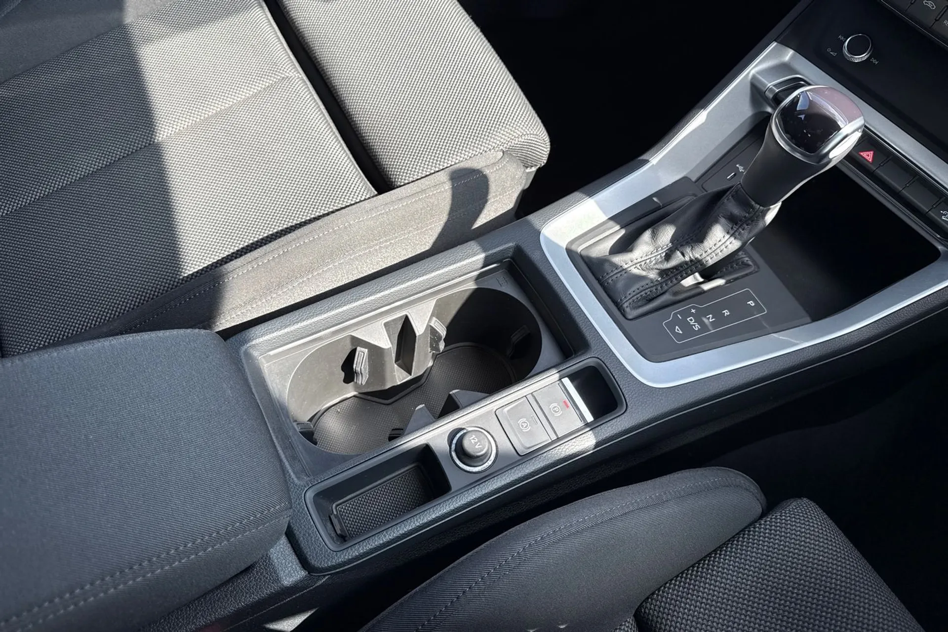 Audi Q3 thumbnail image number 33