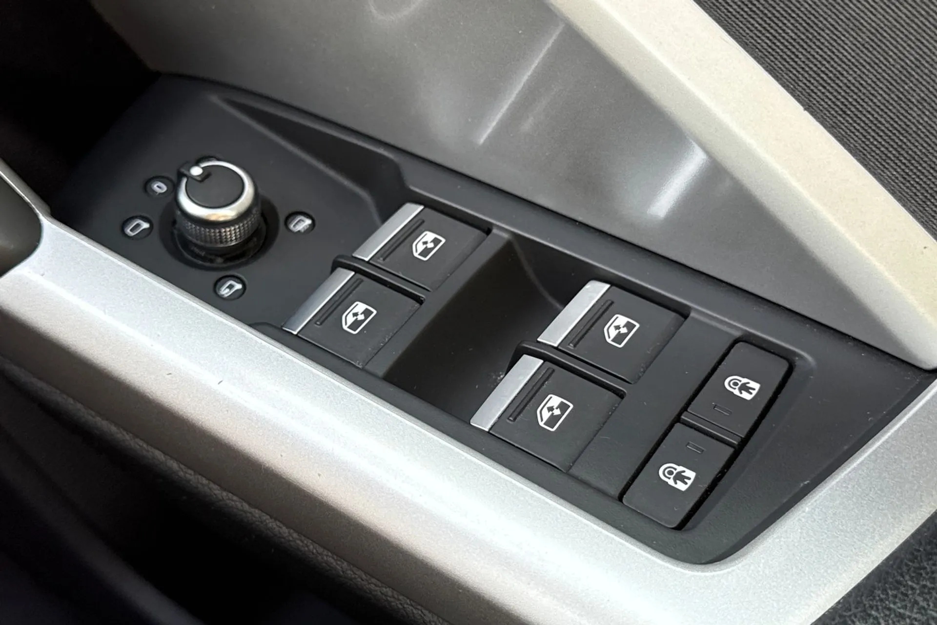 Audi Q3 thumbnail image number 17