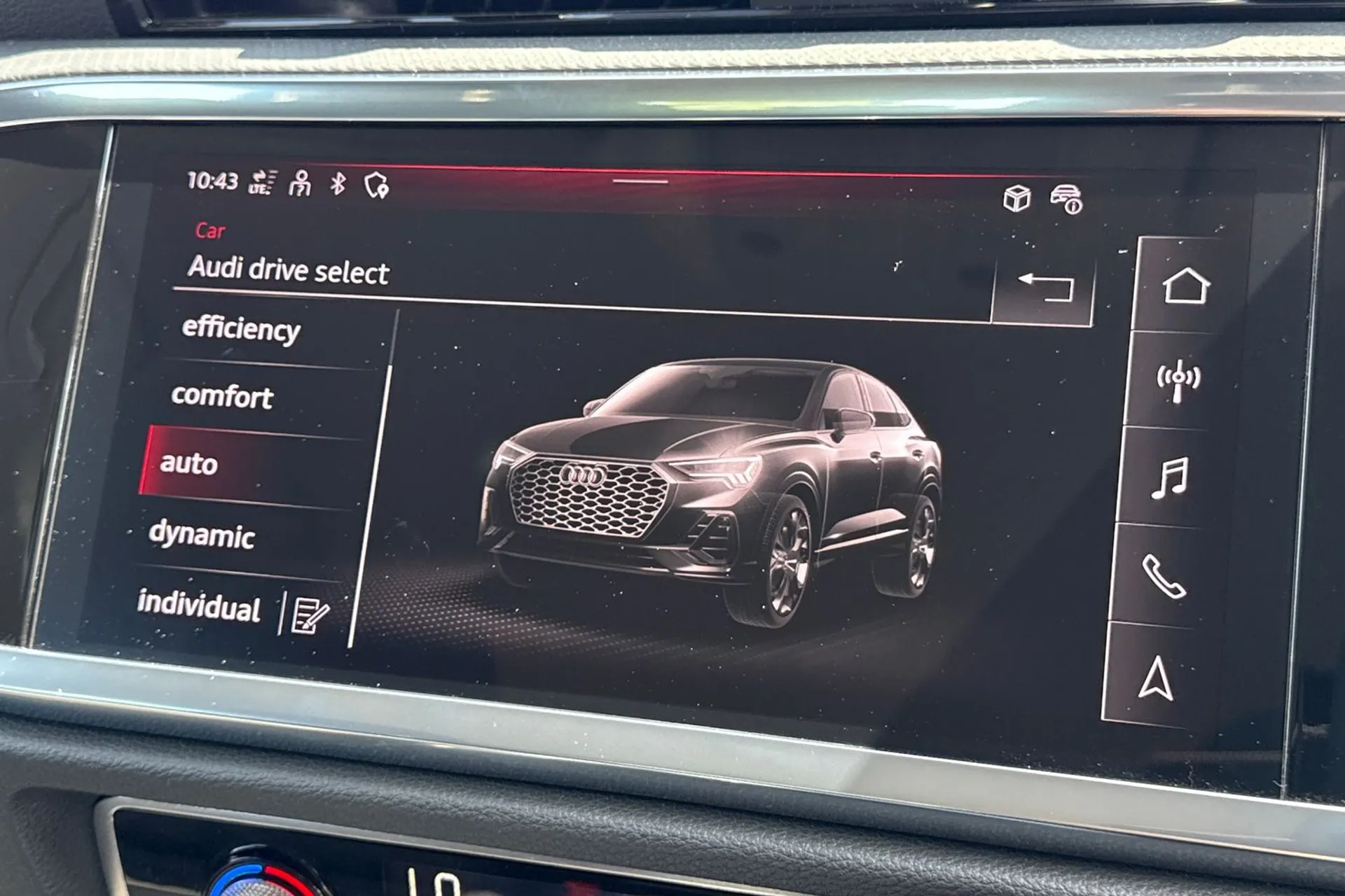 Audi Q3 thumbnail image number 10