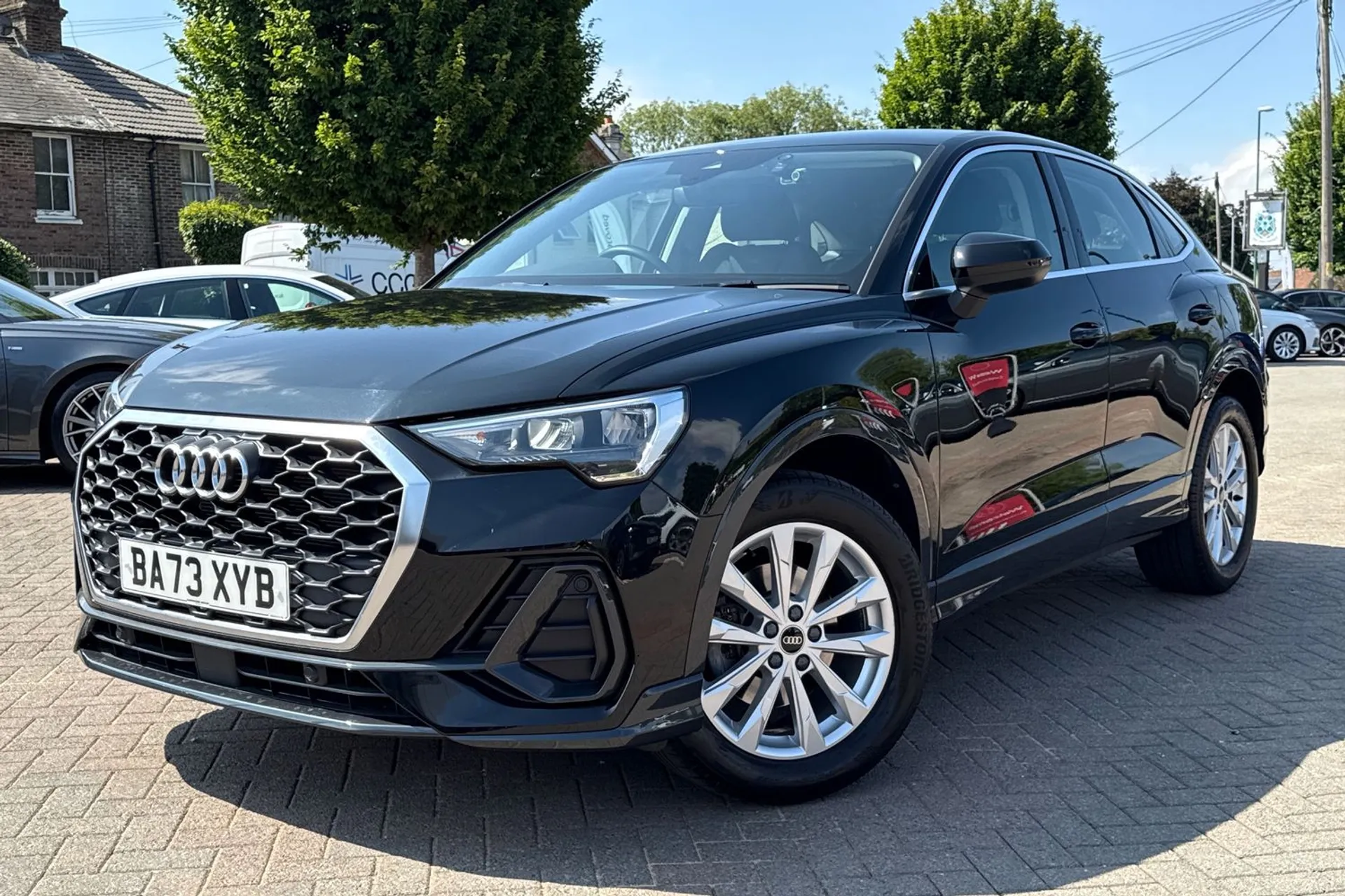 Audi Q3 thumbnail image number 24