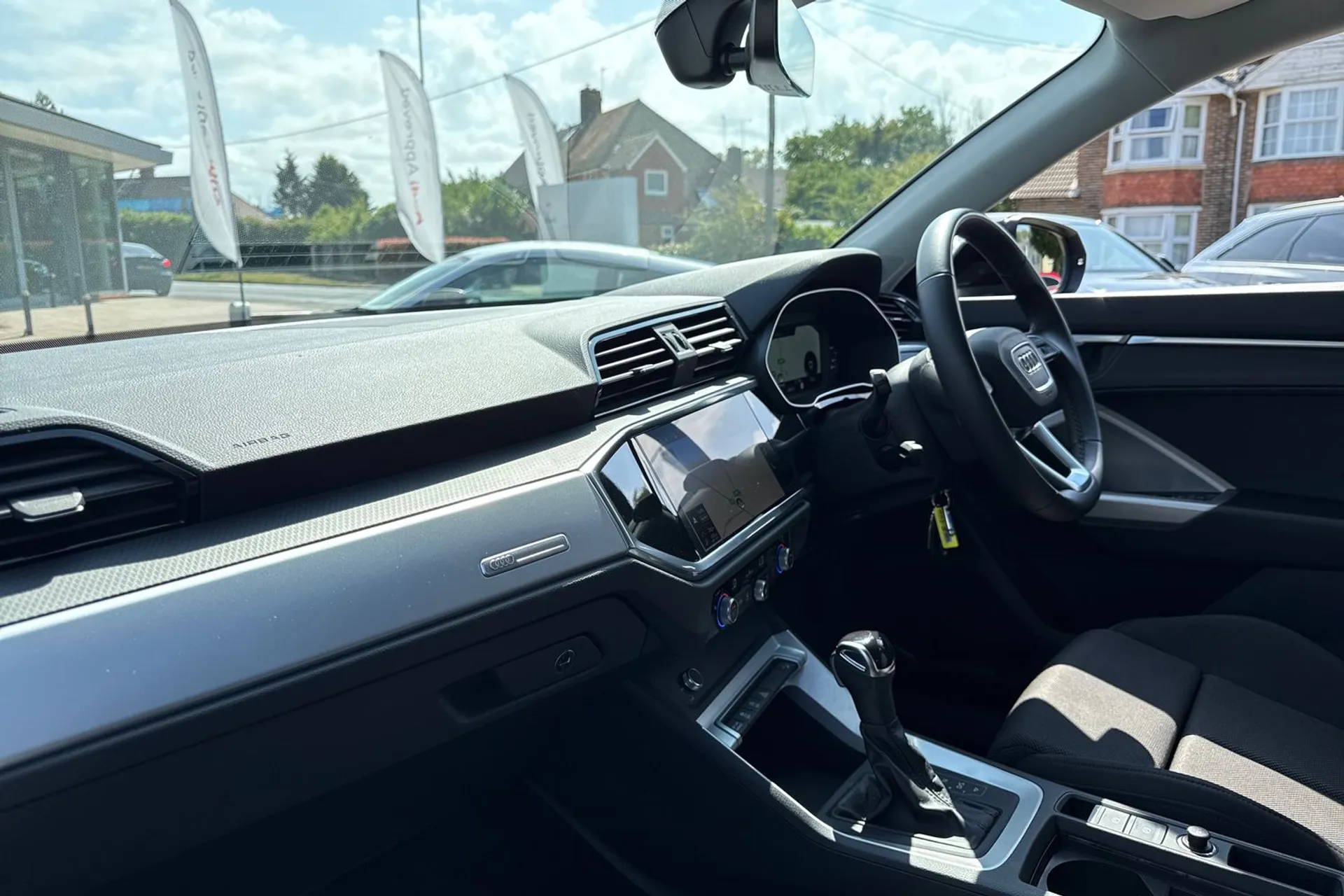 Audi Q3 thumbnail image number 27