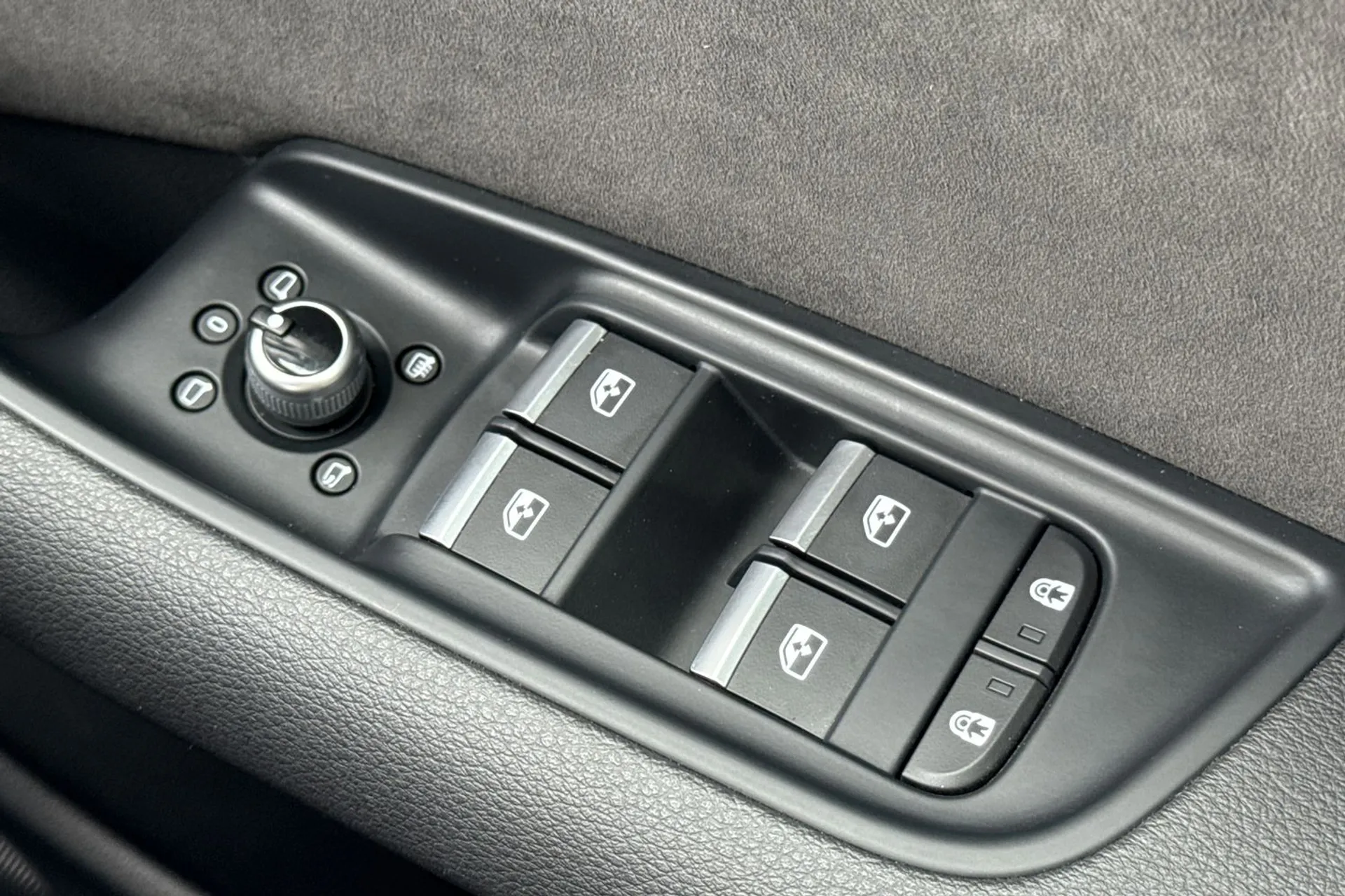 Audi Q7 thumbnail image number 20