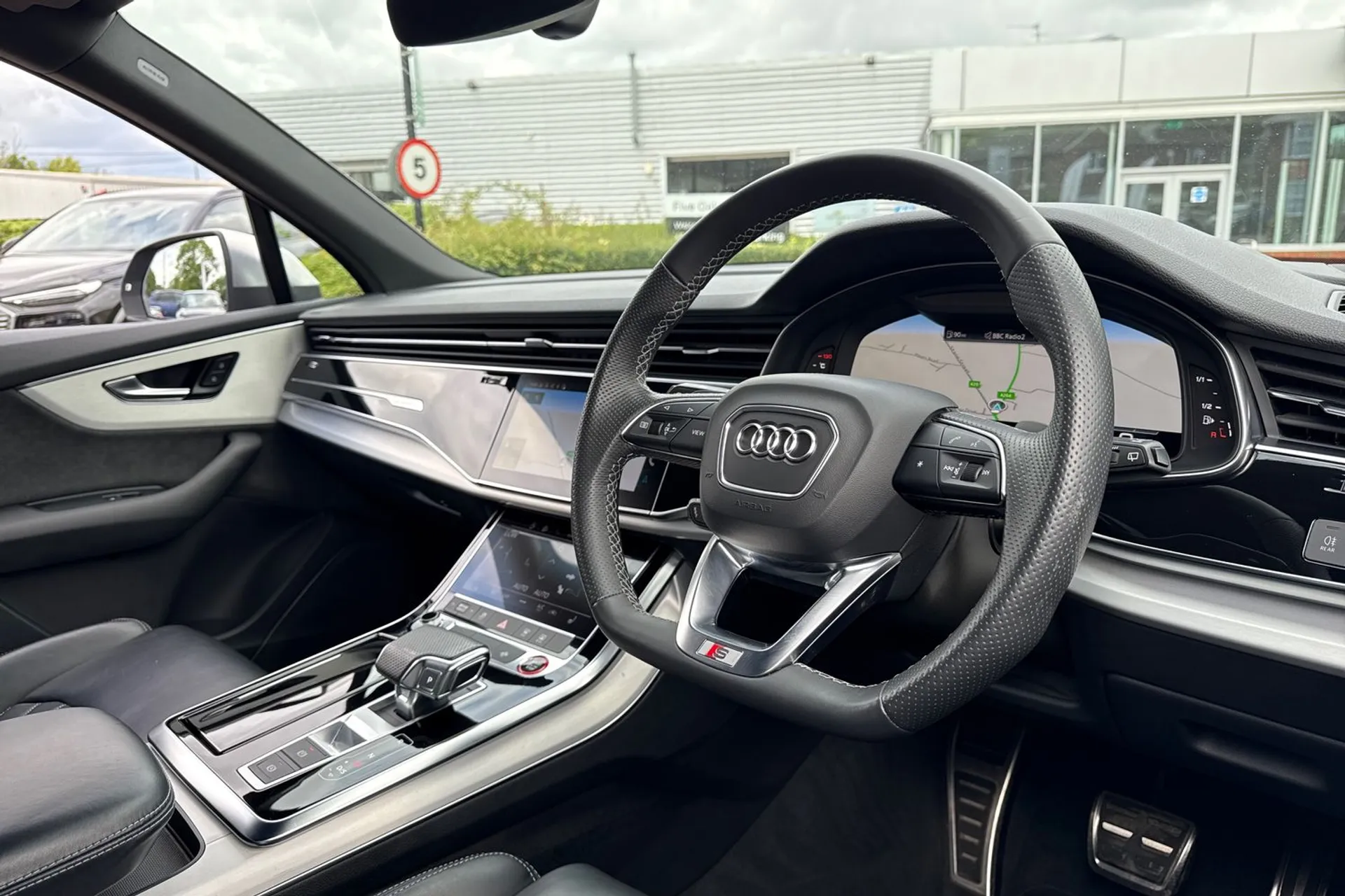 Audi Q7 thumbnail image number 29