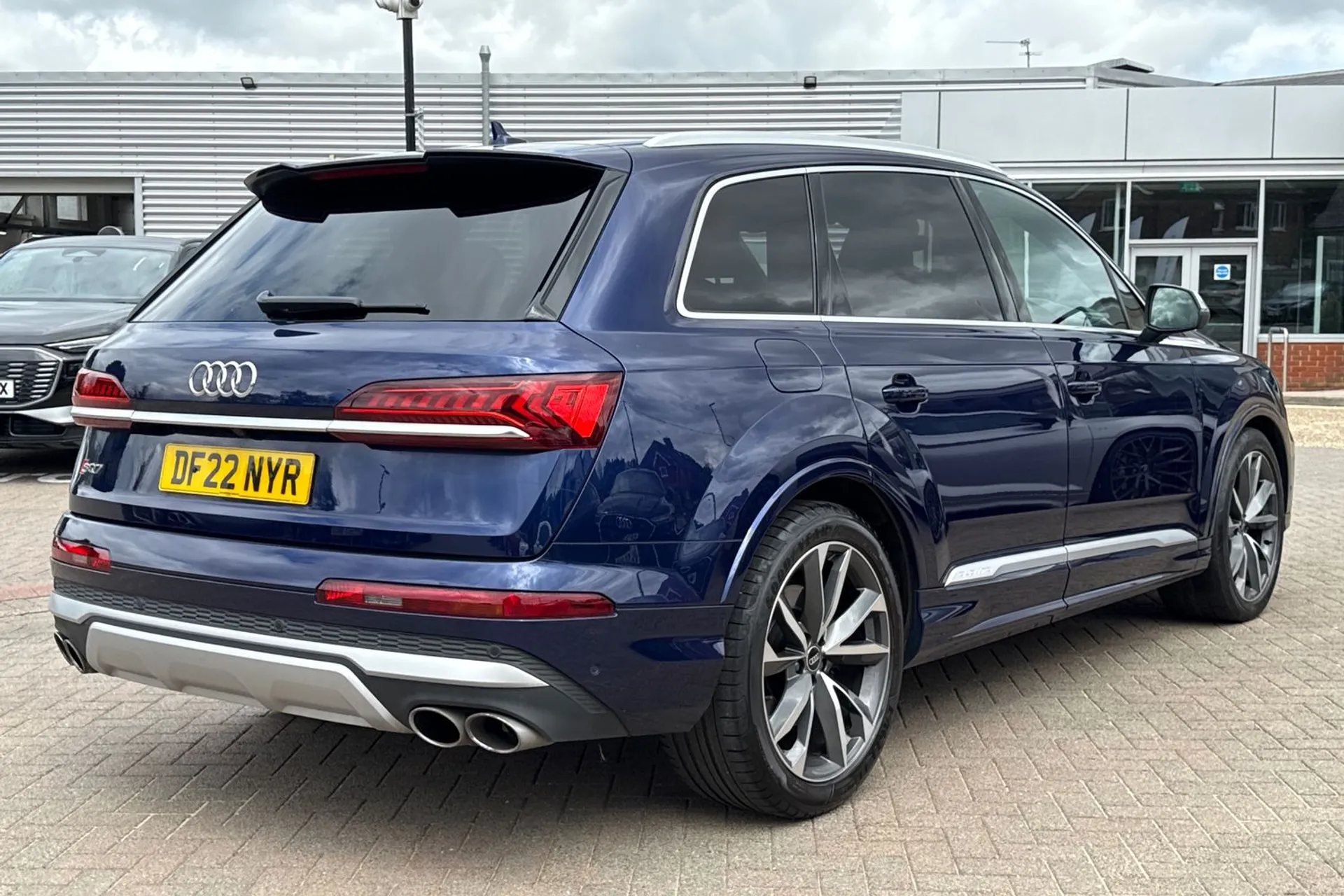 Audi Q7 thumbnail image number 4