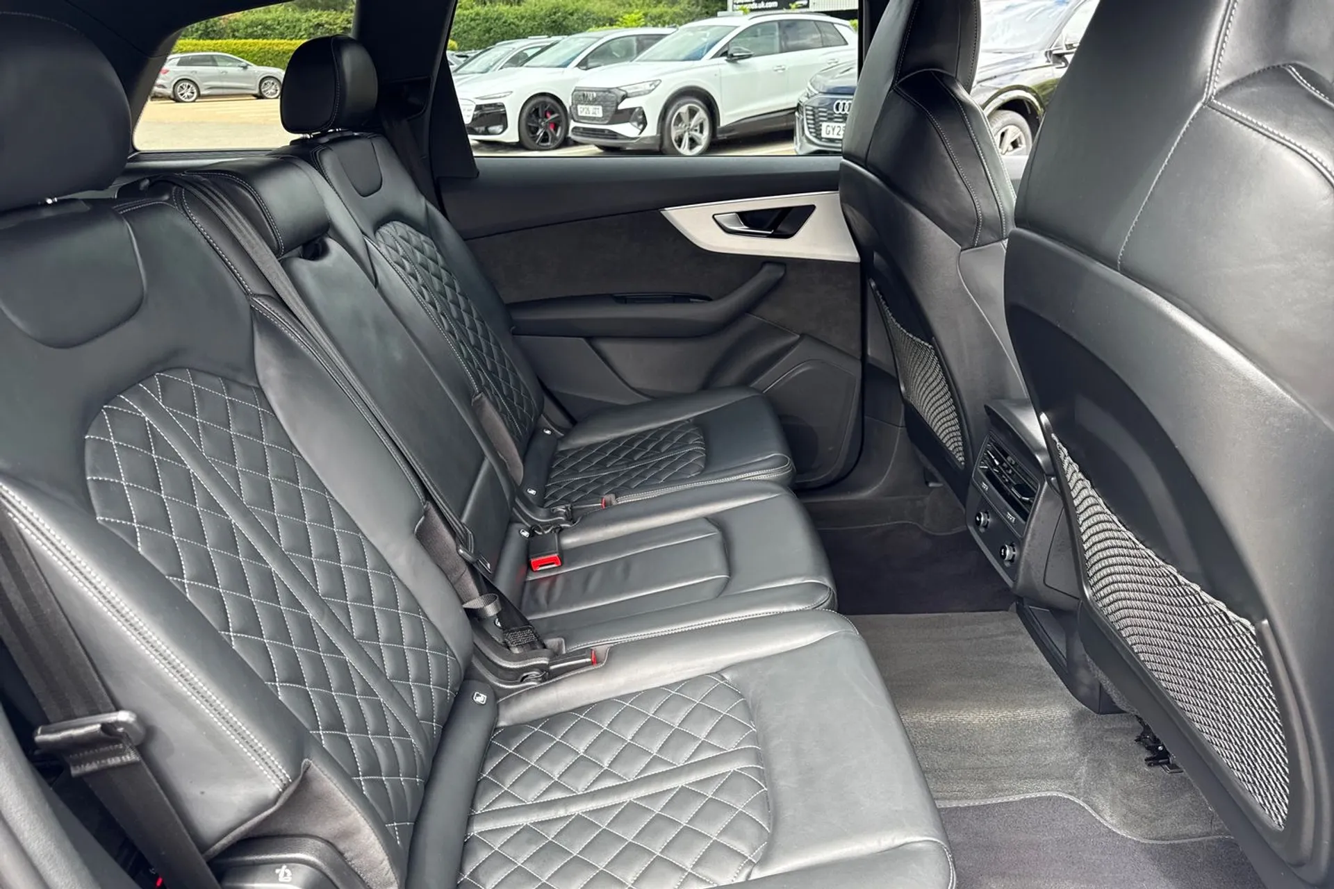 Audi Q7 thumbnail image number 44